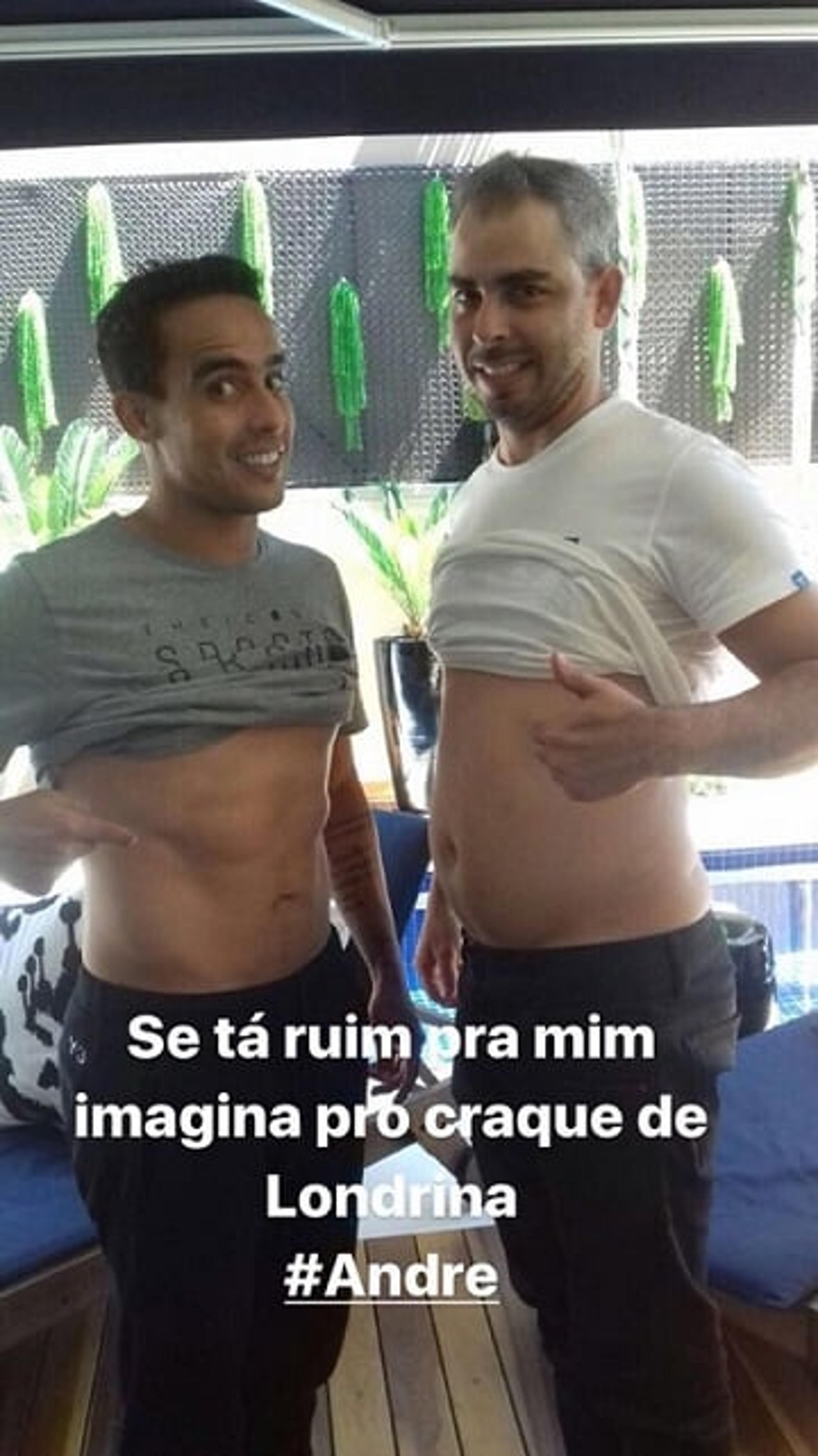 Jadson posta foto de barriga de fora e ironiza críticas sobre sua forma física