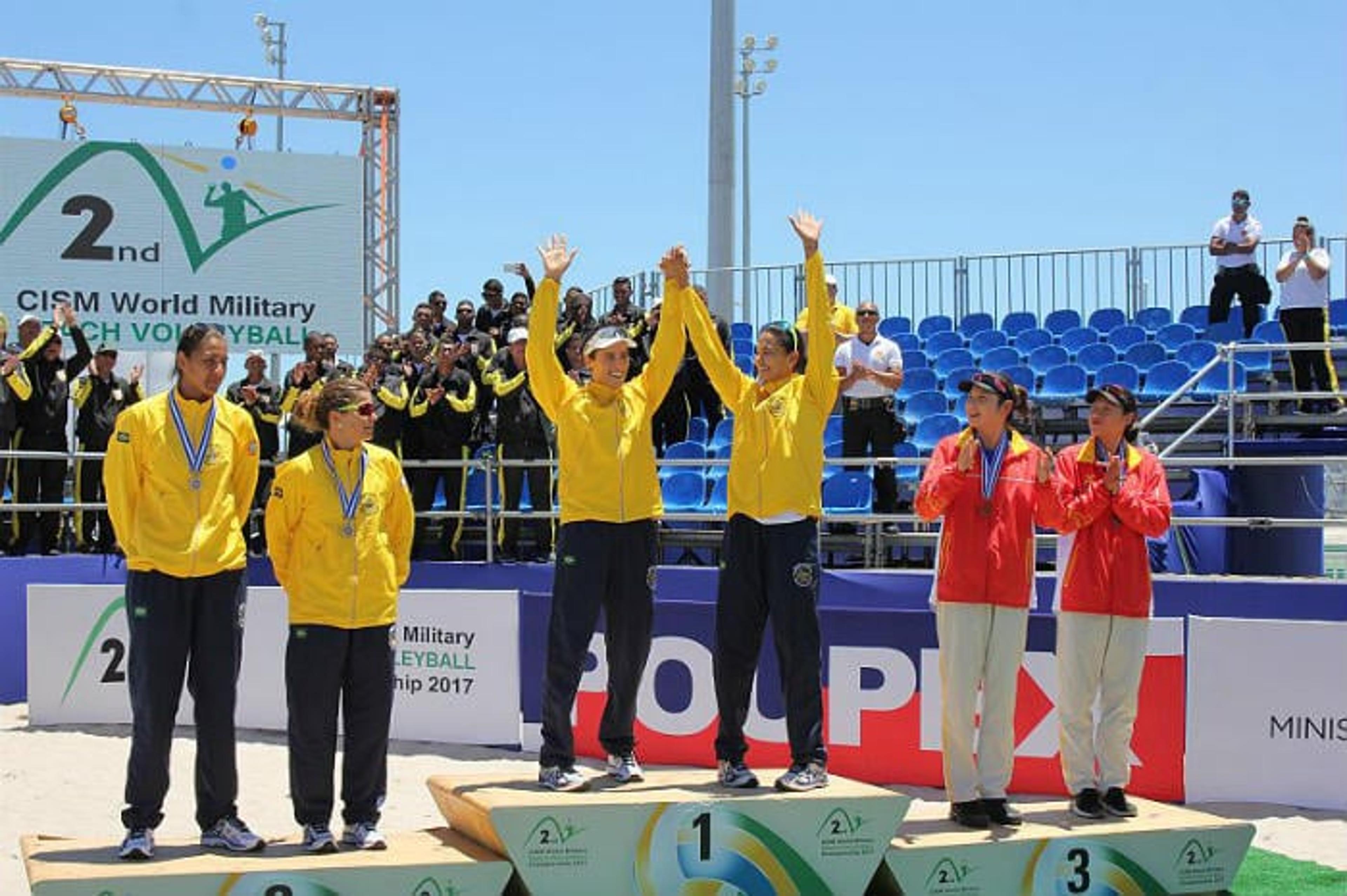 Brasil domina o pódio no Mundial militar de vôlei de praia