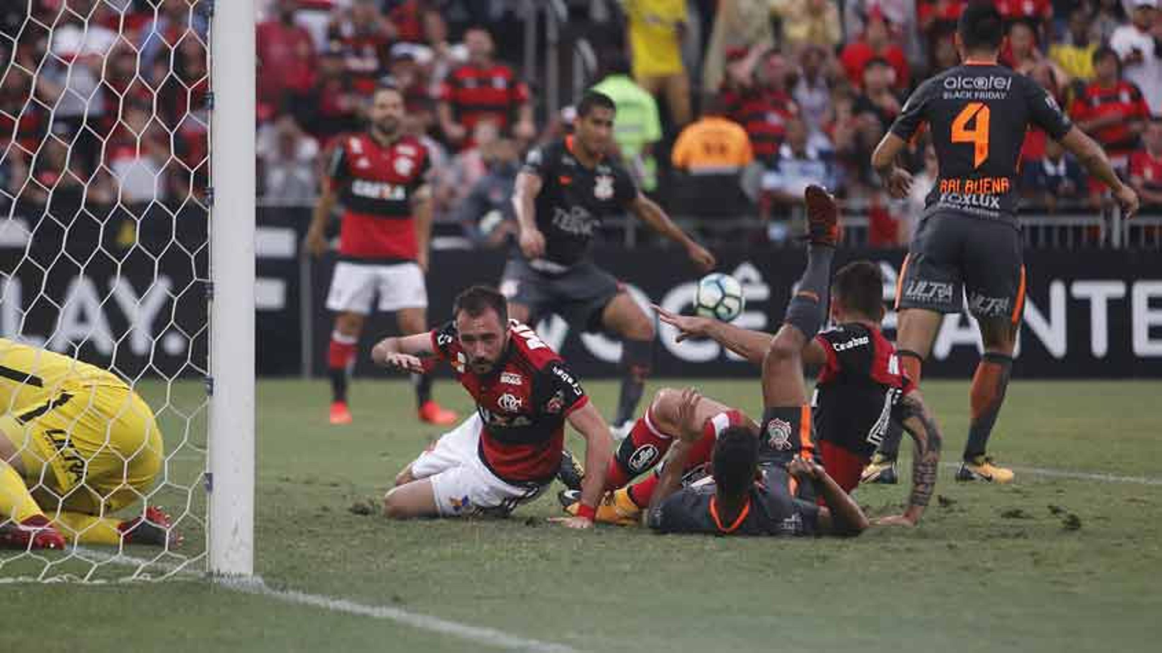 Romero se torna o estrangeiro com mais jogos pelo Timão e fica suspenso