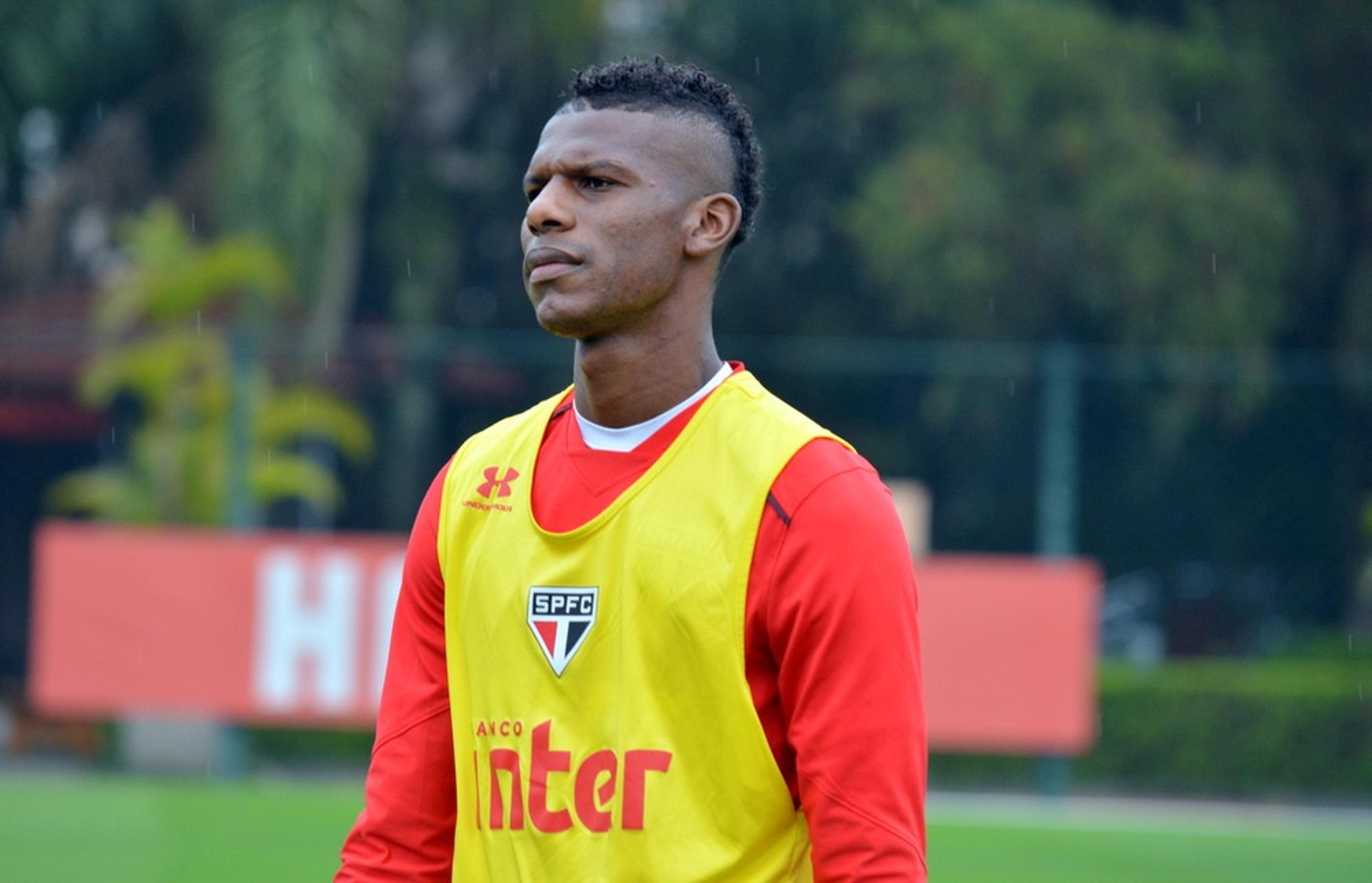 Arboleda aceita ceder vaga no time para Lugano se despedir no Morumbi