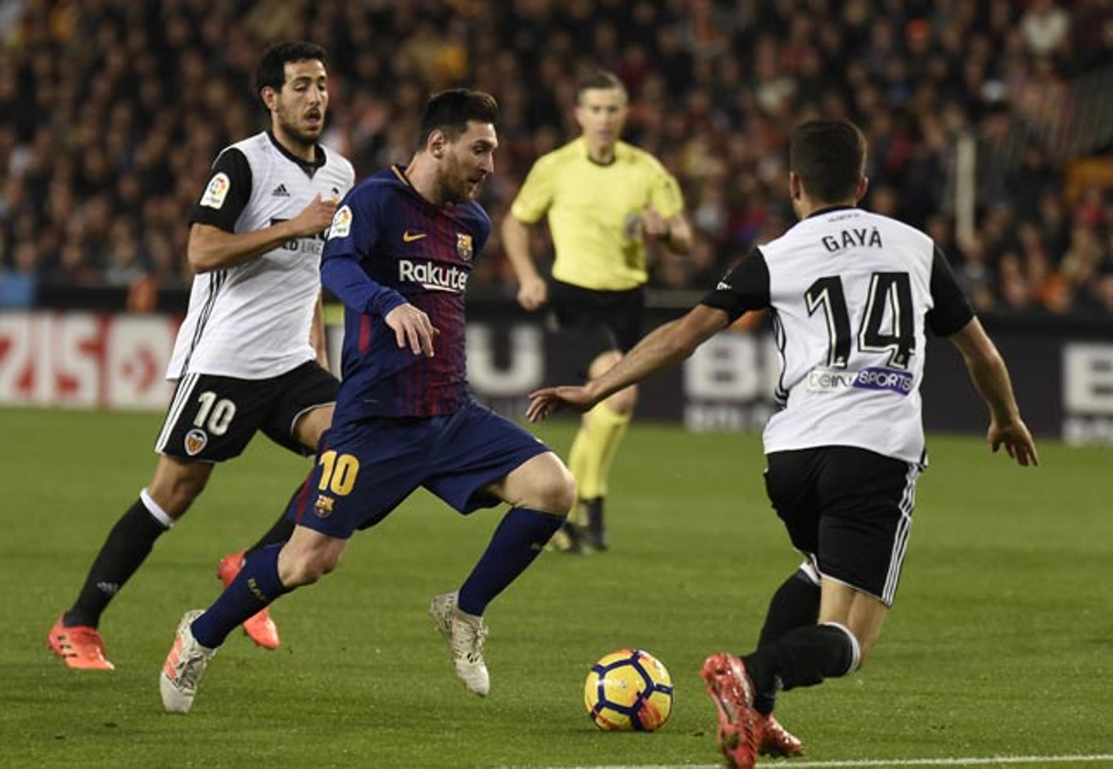 Em duelo dos líderes, Valencia e Barcelona ficam no empate