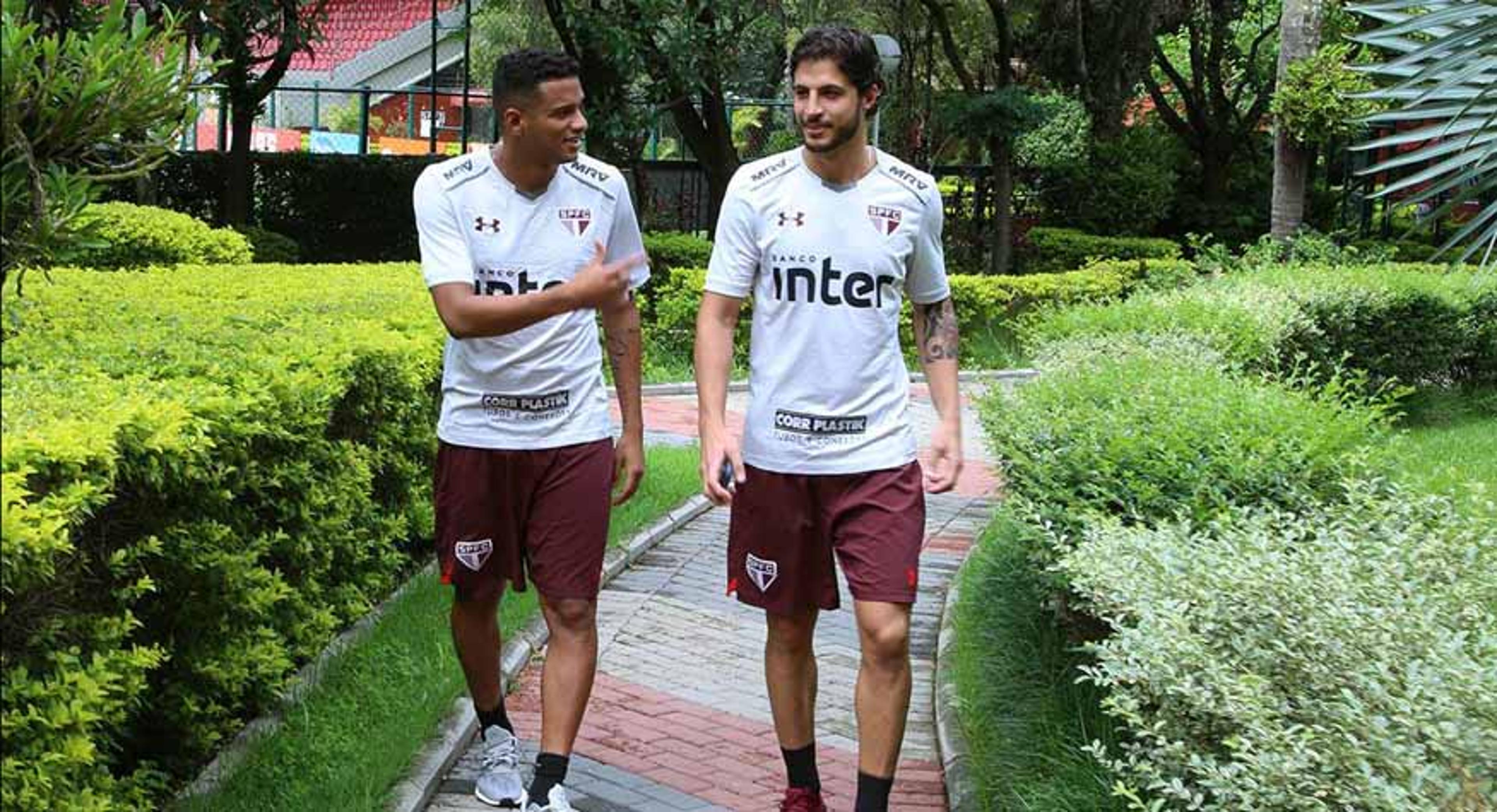 São Paulo se reapresenta das férias sem Cueva e Jonatan Gomez