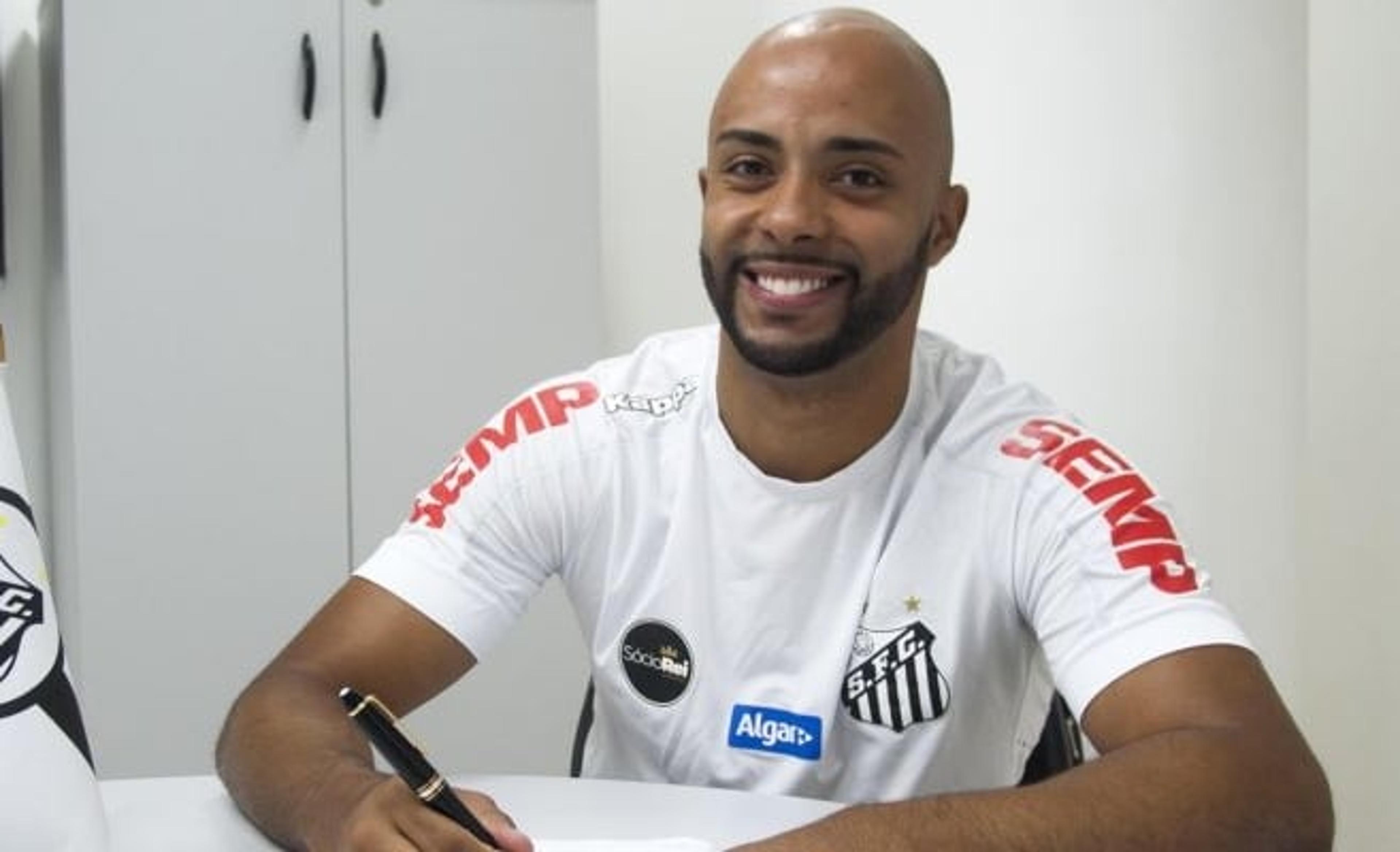 Emprestado pelo Santos, Romário jogará pelo Cuiabá