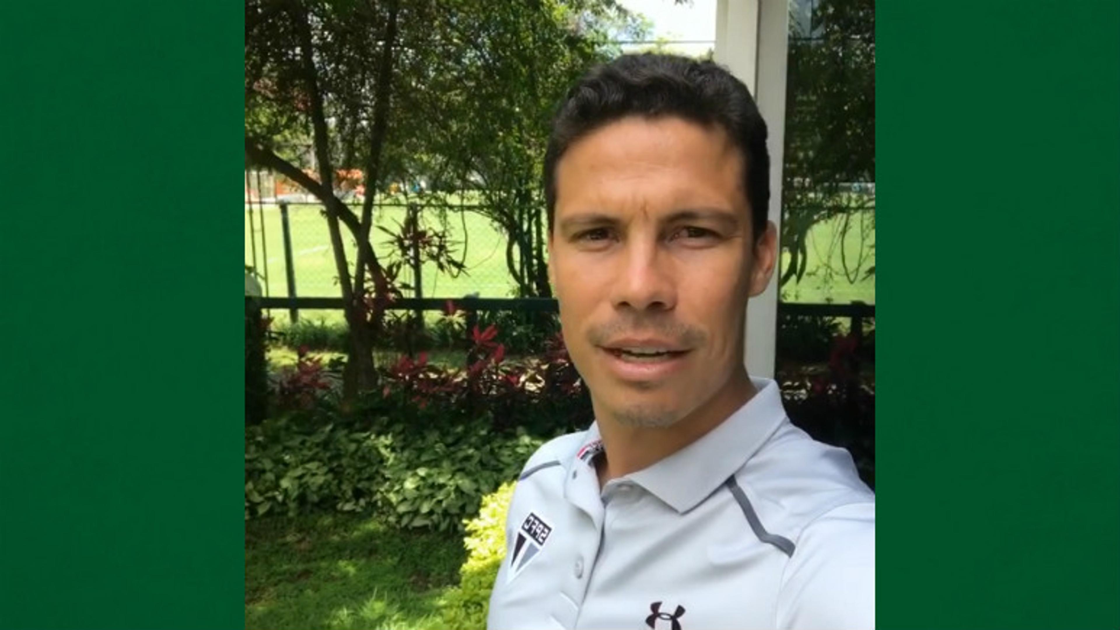 Hernanes se despede do São Paulo pelas redes sociais; assista