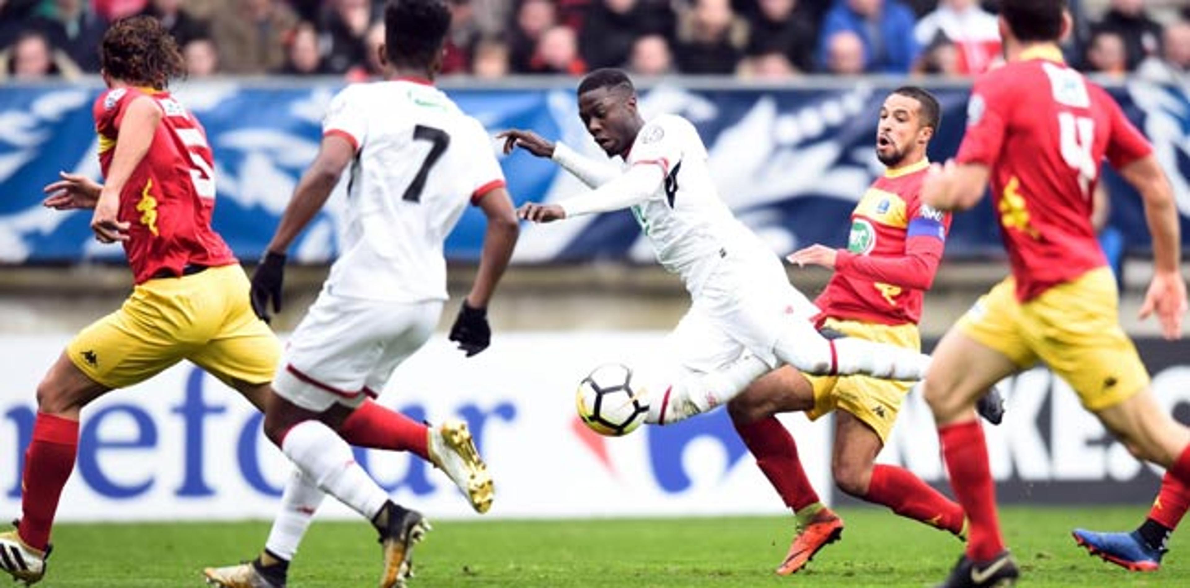 Com gols brasileiros, Lille vence e avança na Copa da França; Nice cai