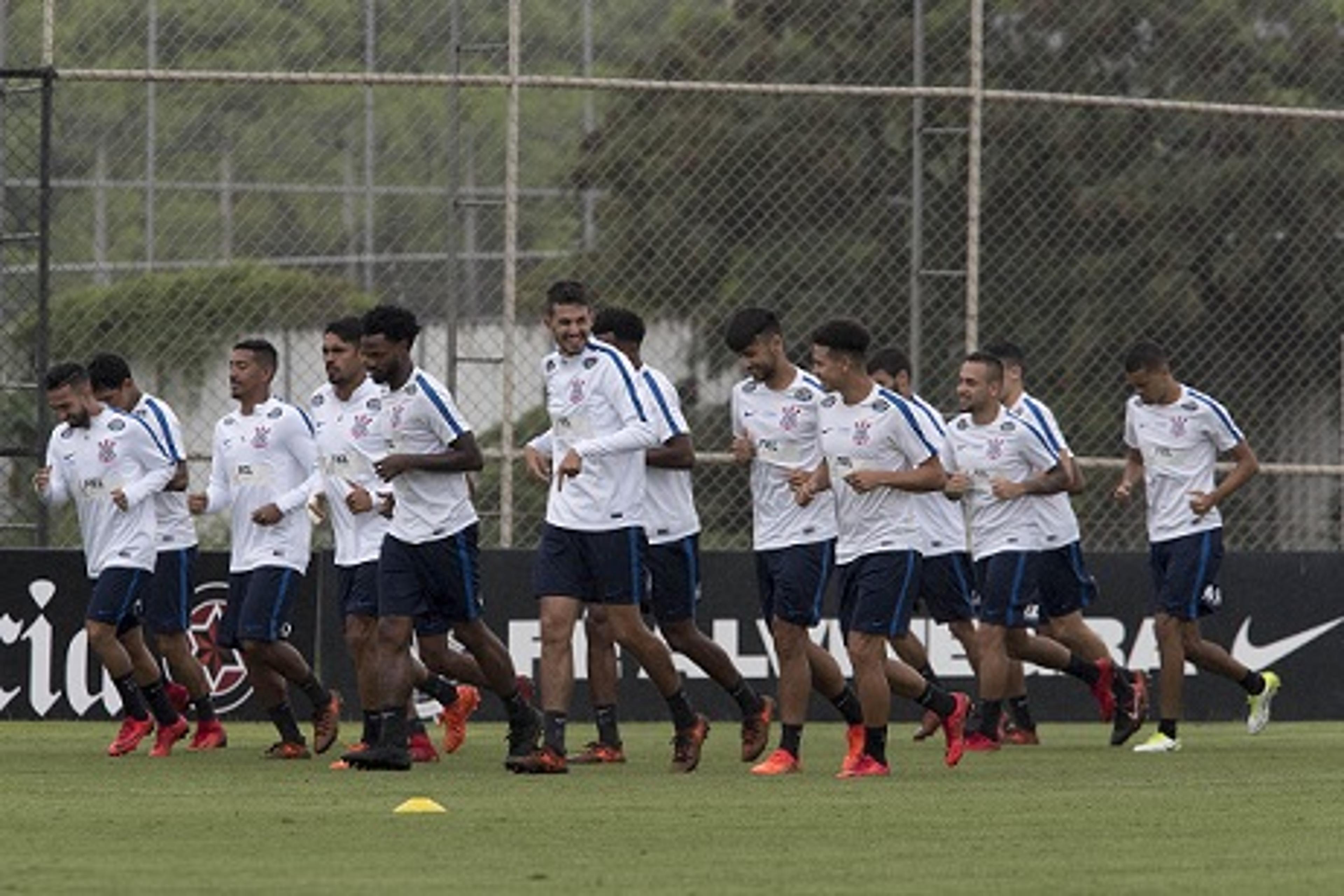 Corinthians relaciona 32 jogadores para viagem; veja lista e numeração