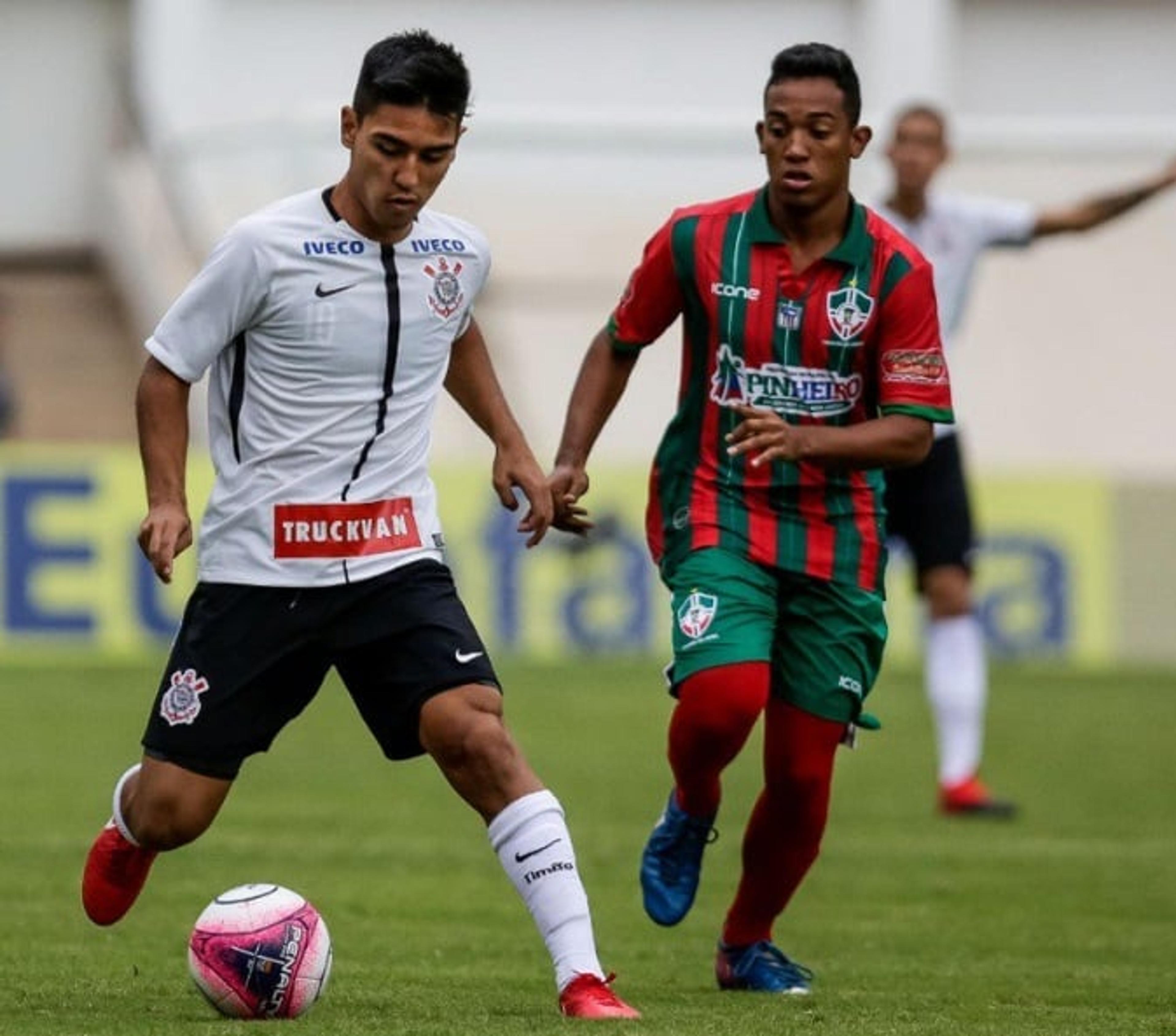 Corinthians goleia, assume liderança e está classificado na Copinha