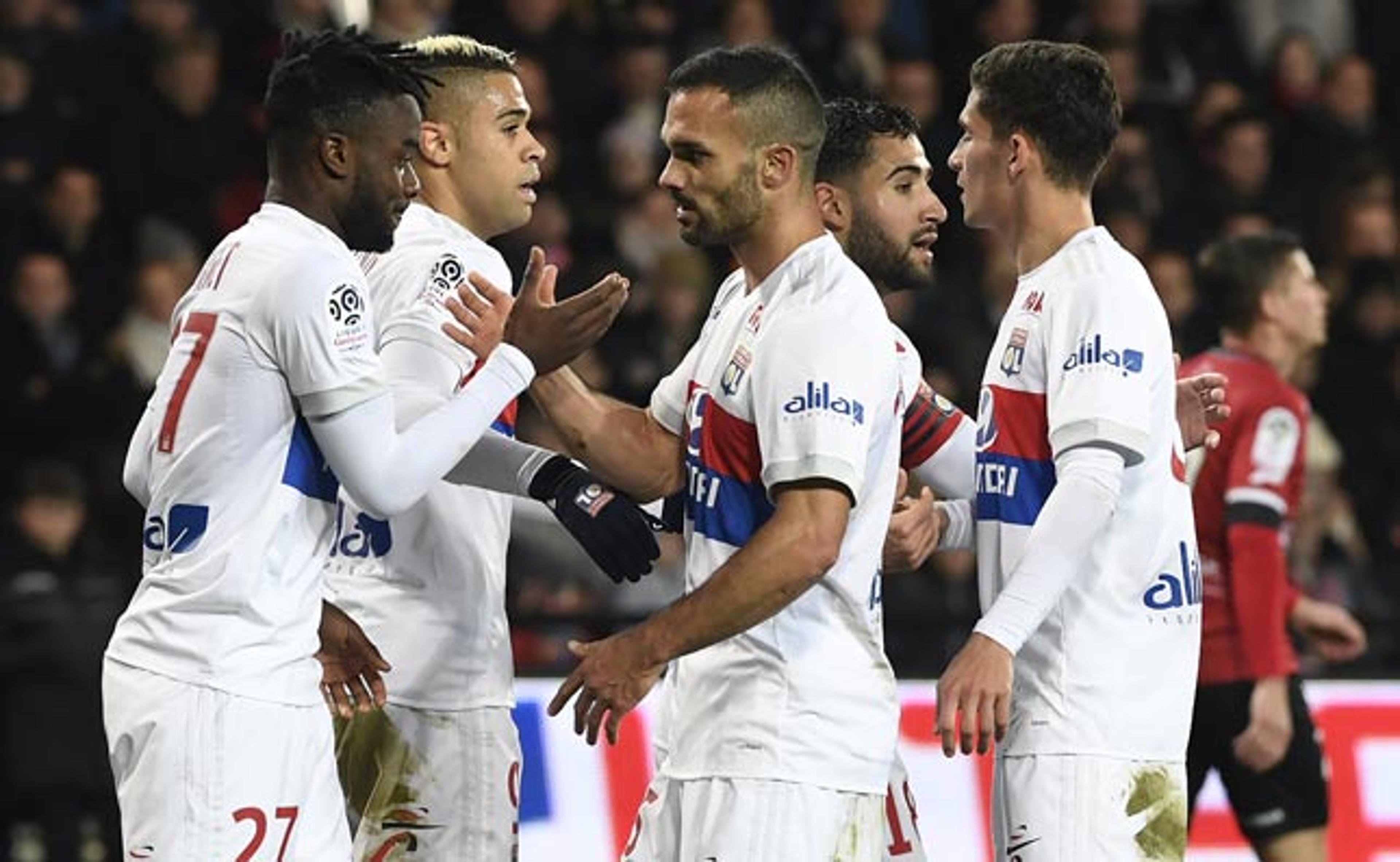 Lyon vence o Guingamp e volta à segunda posição do Francês