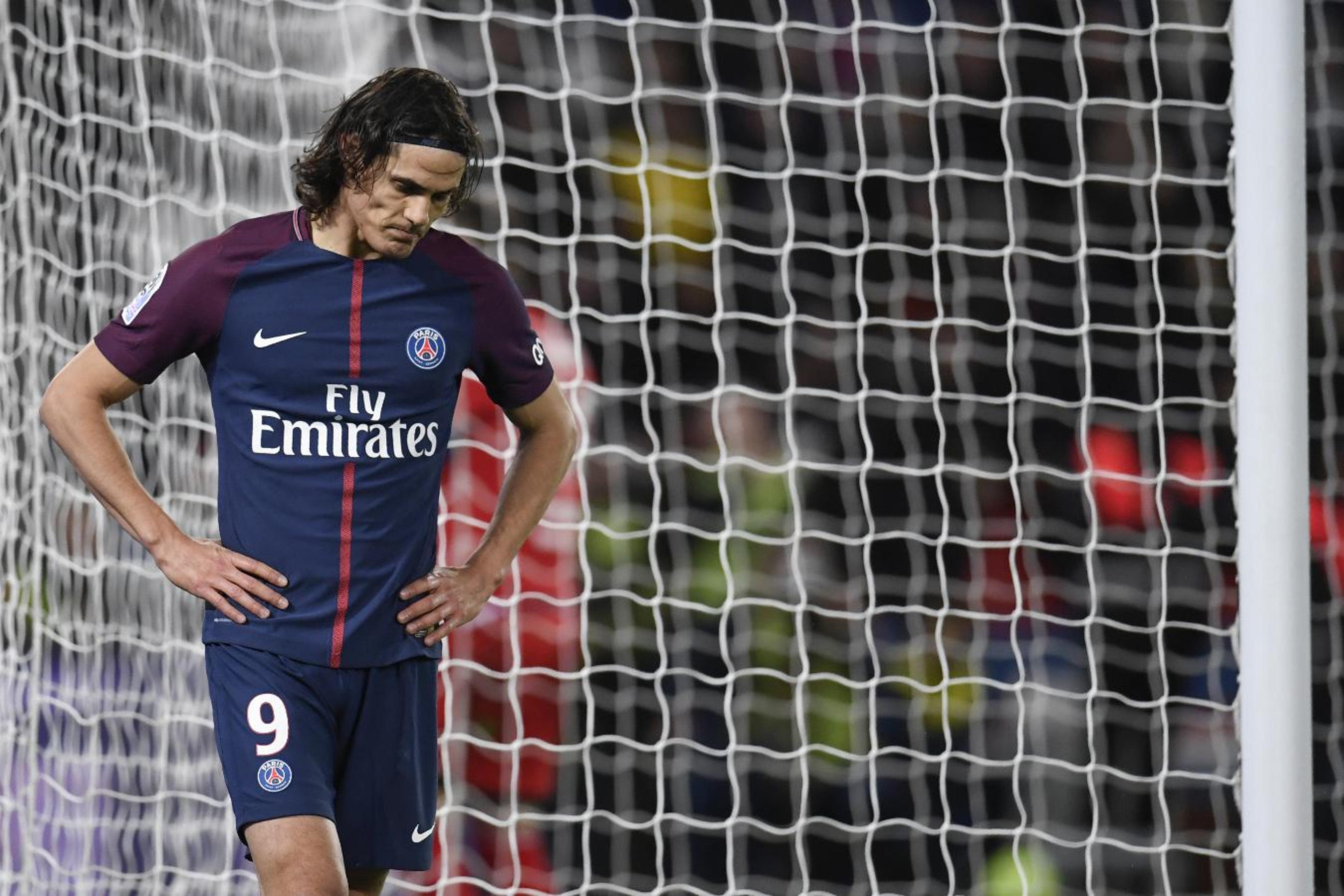 Privilégios a Neymar e fritura: Cavani pretende deixar o PSG