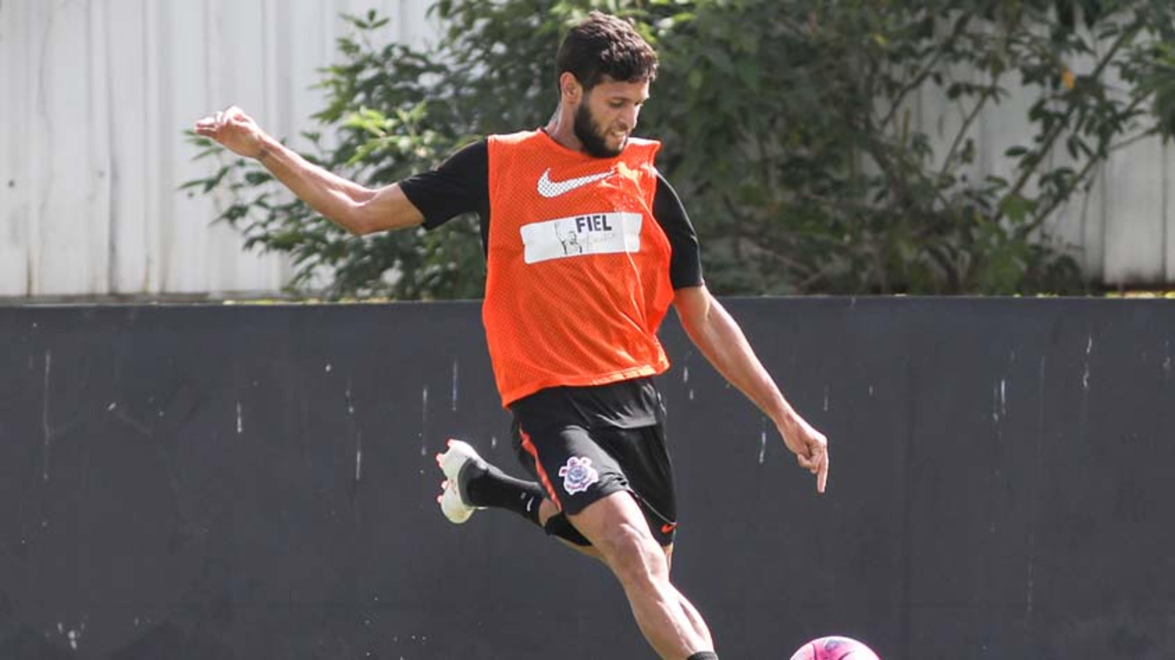 Carille já esboça Corinthians para jogo contra o São Caetano; veja time