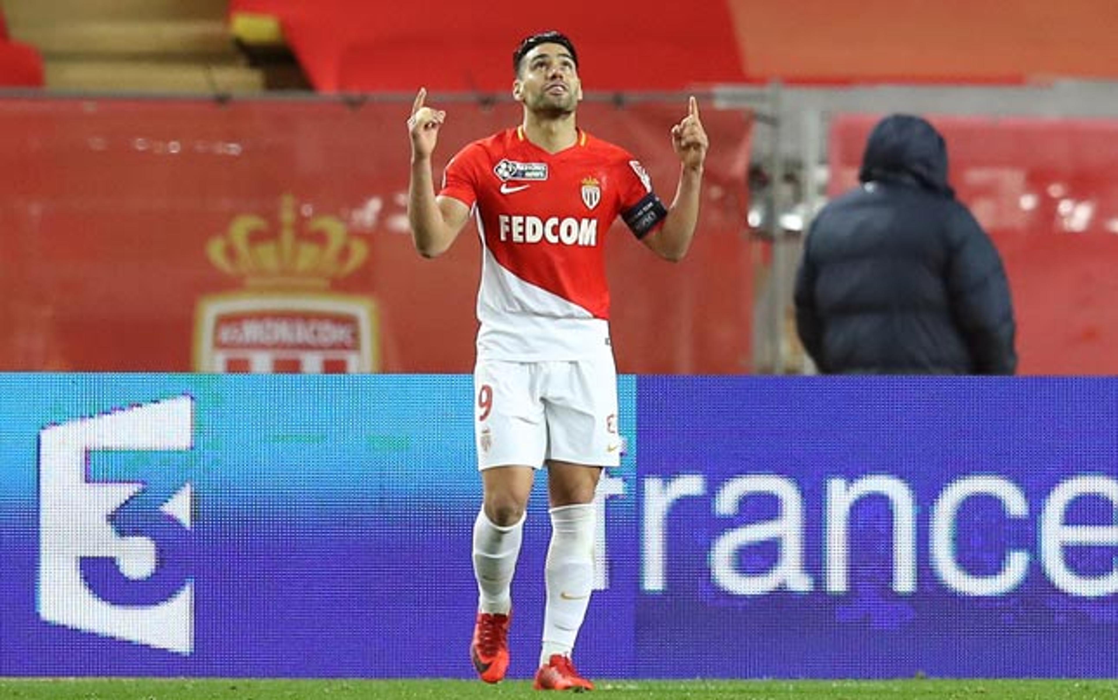 Falcao faz dois, Monaco vence e pega o PSG na final da Copa da Liga