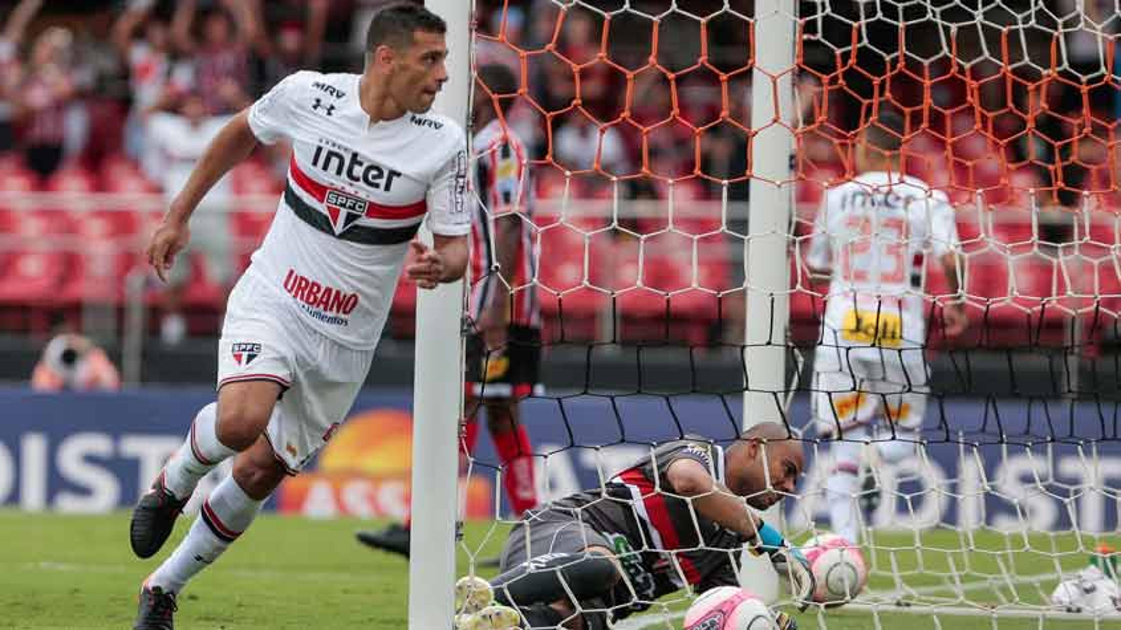 Adaptação e time evoluindo: Diego Souza explica seu 1º gol no Morumbi