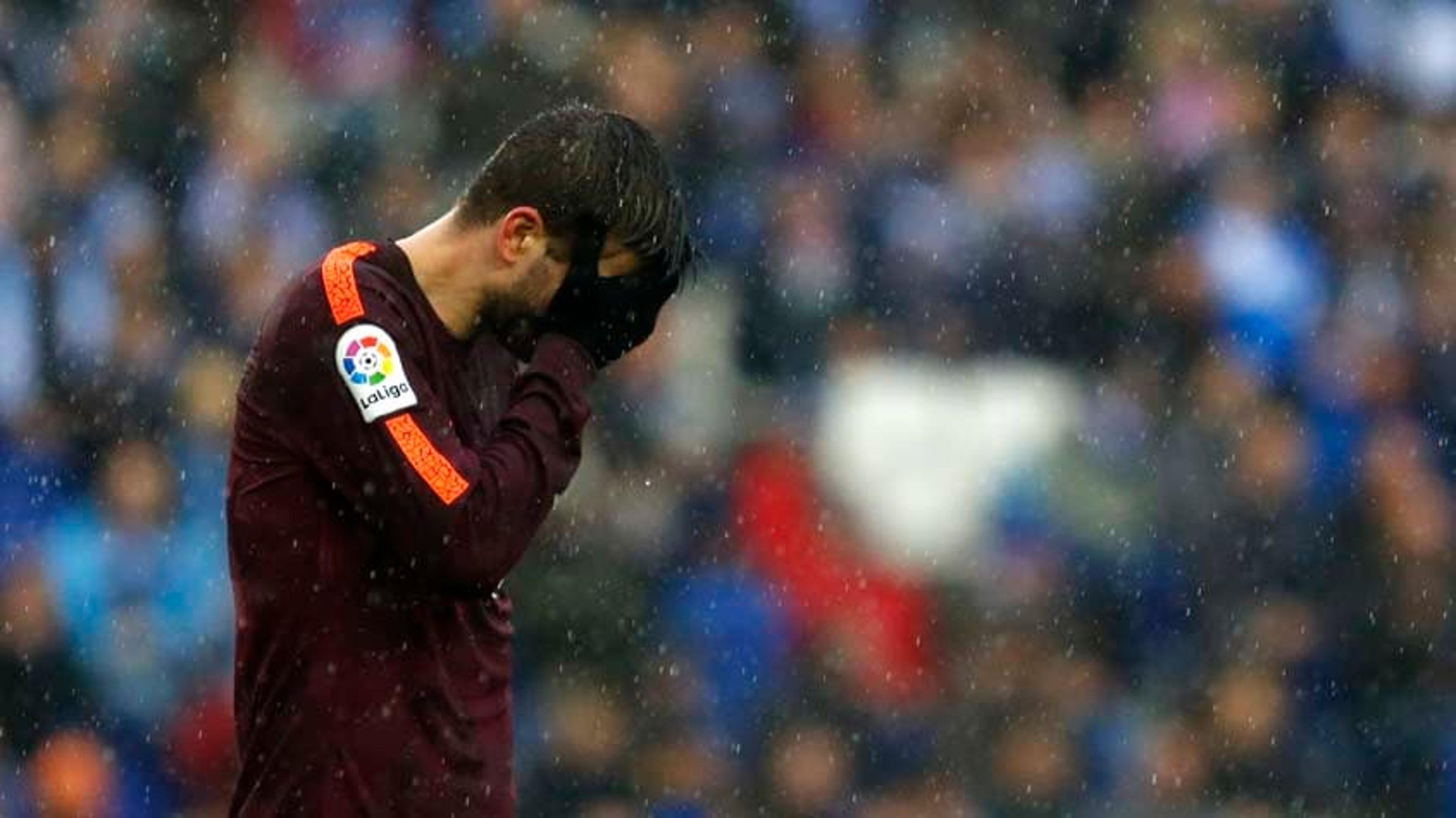 Problemas extracampo de Piqué preocupam o Barcelona, diz jornal