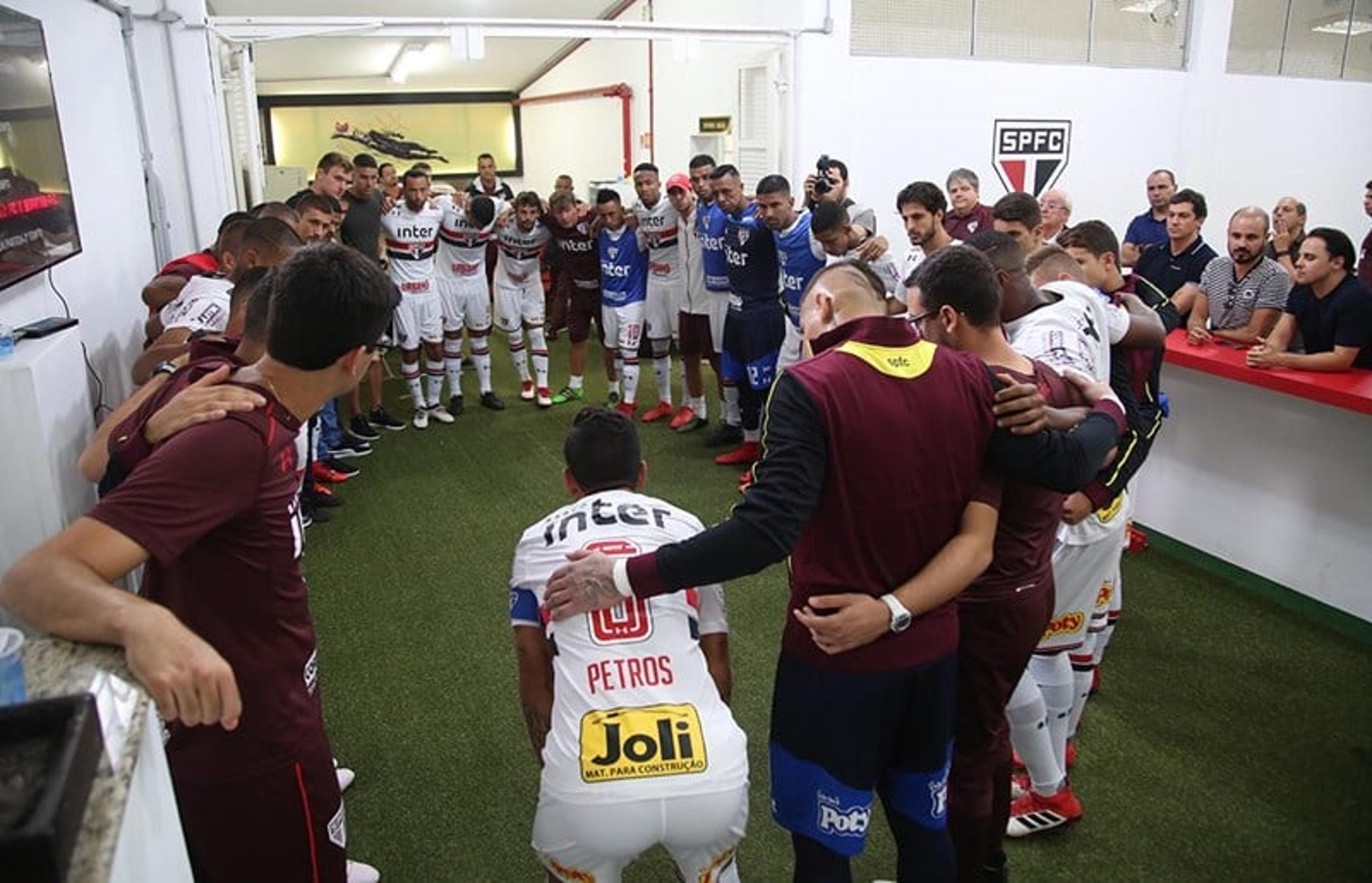 São Paulo faz pacto por pontos e atitude para ter torcida de volta