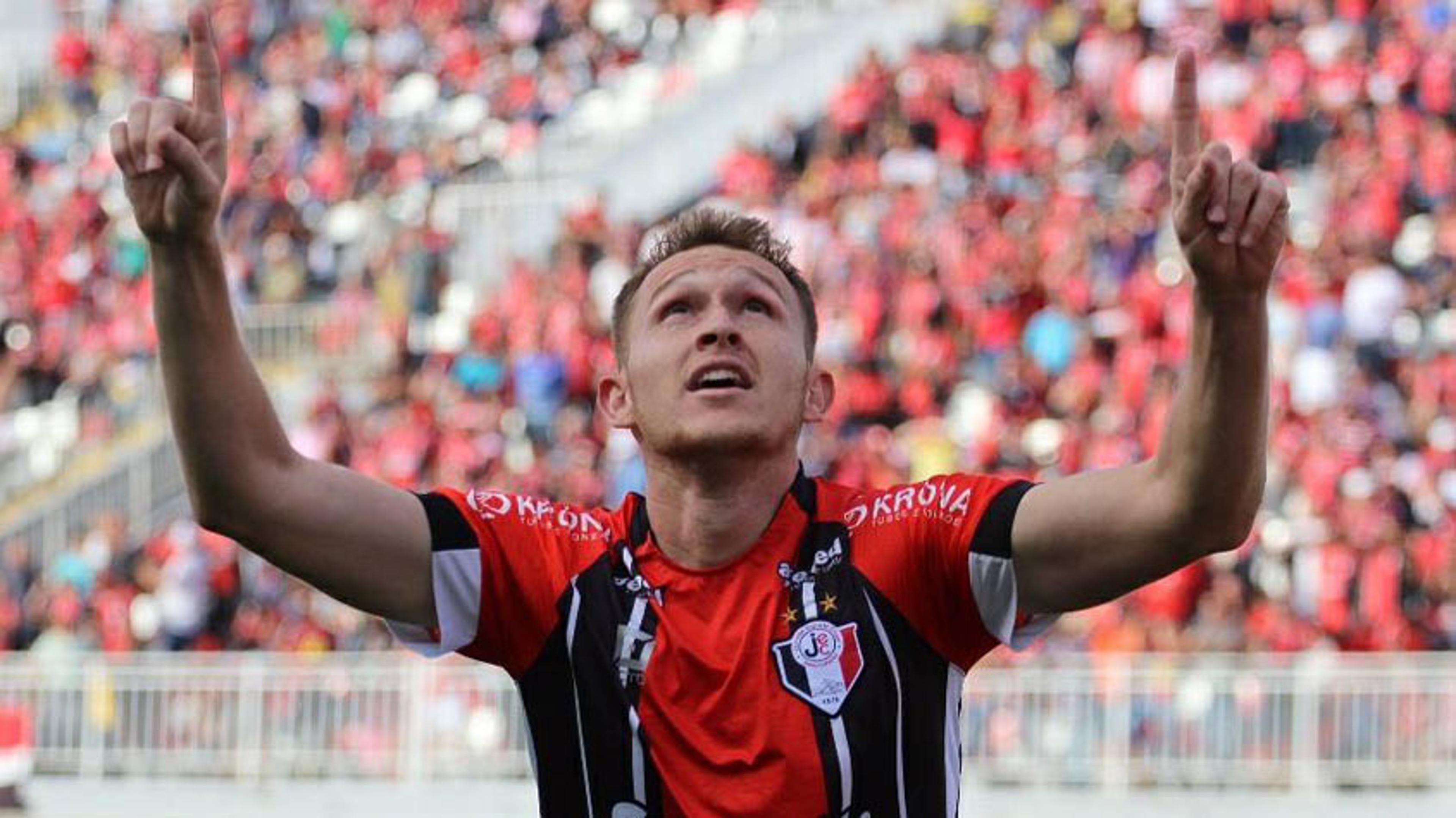 Joinville amplia contrato de artilheiro e o empresta para clube da séria A