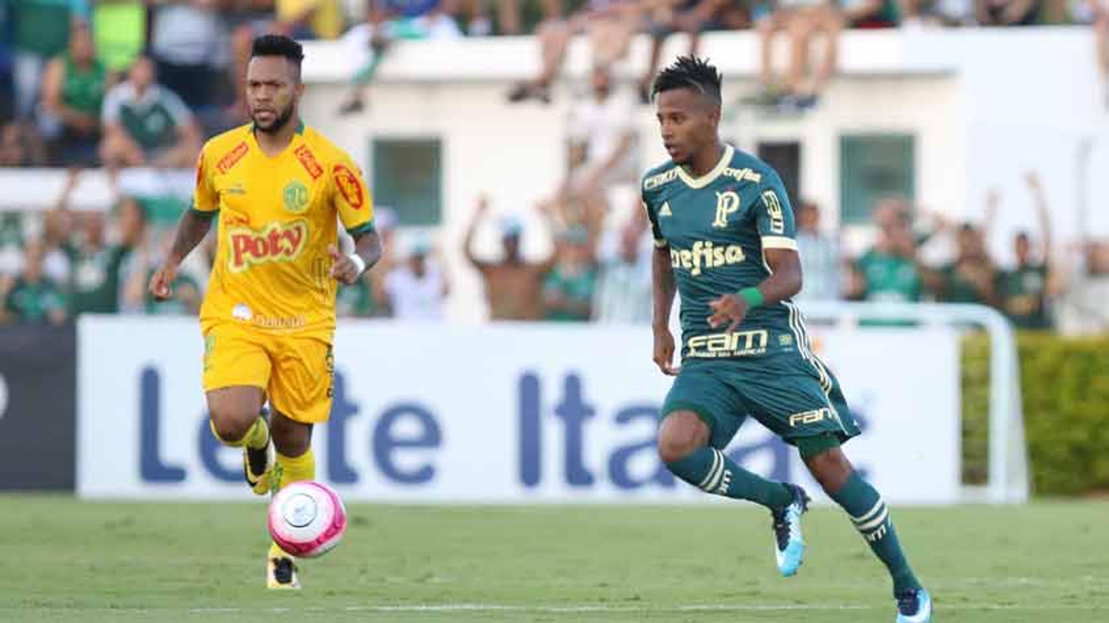 Dupla completa 100 jogos pelo Palmeiras e brinca sobre Carnaval