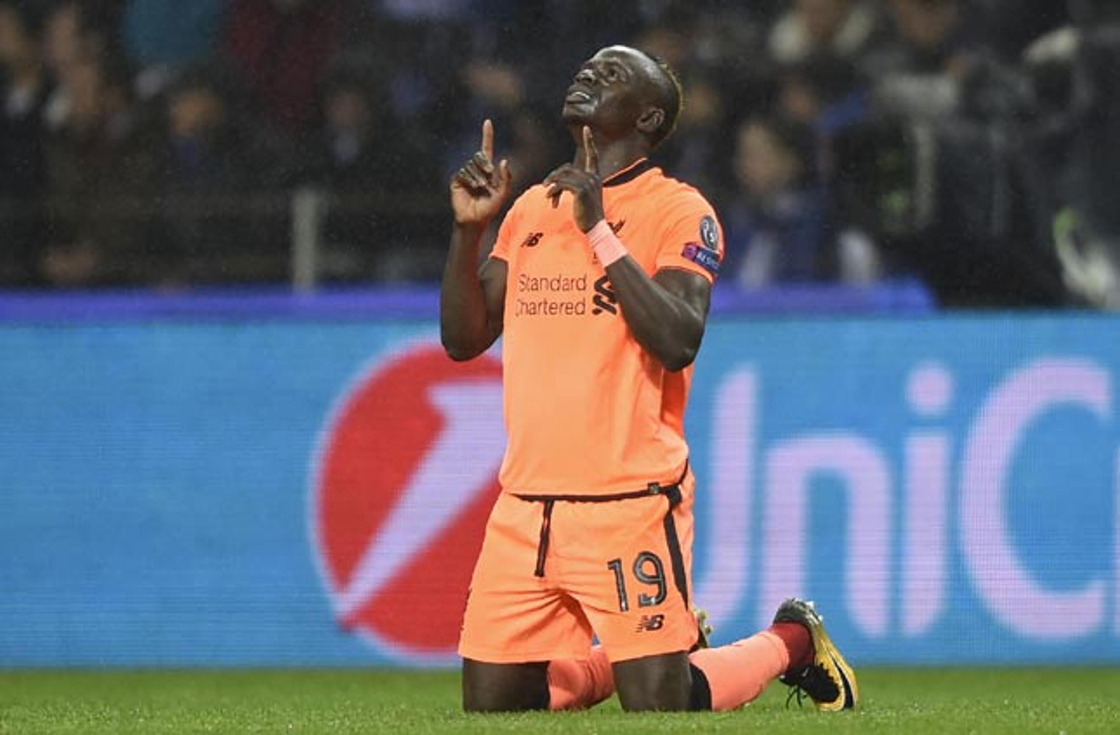 Mané doa 300 camisas do Liverpool para seu povoado no Senegal