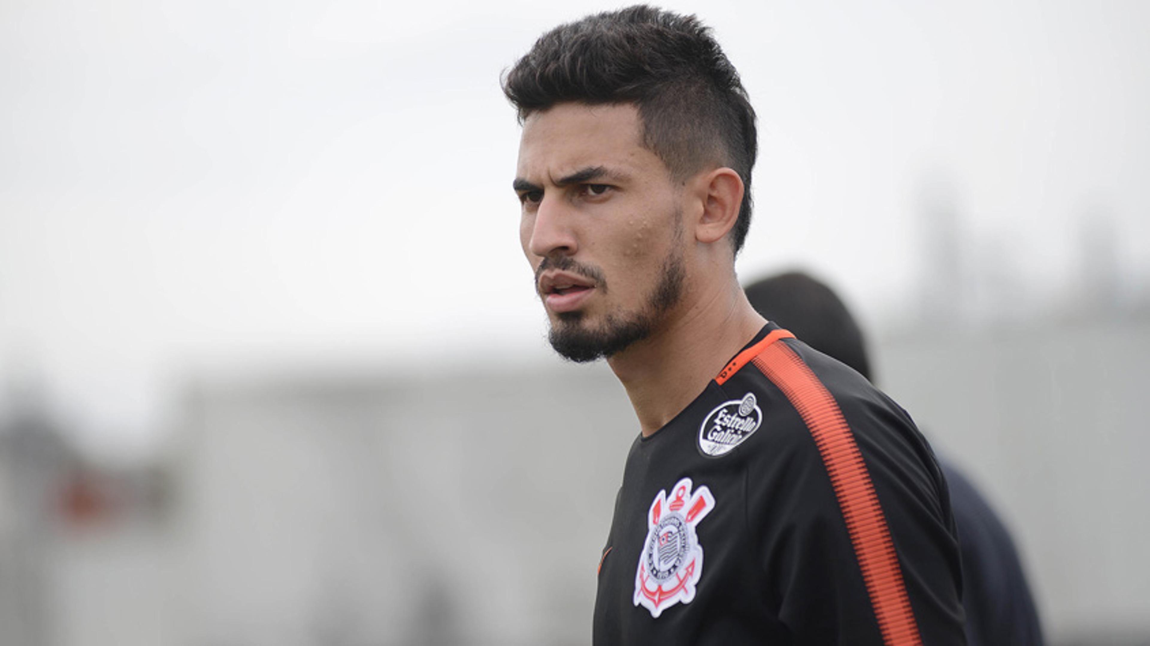 Carille anima Pedro Henrique, que pode voltar a ser titular do Timão