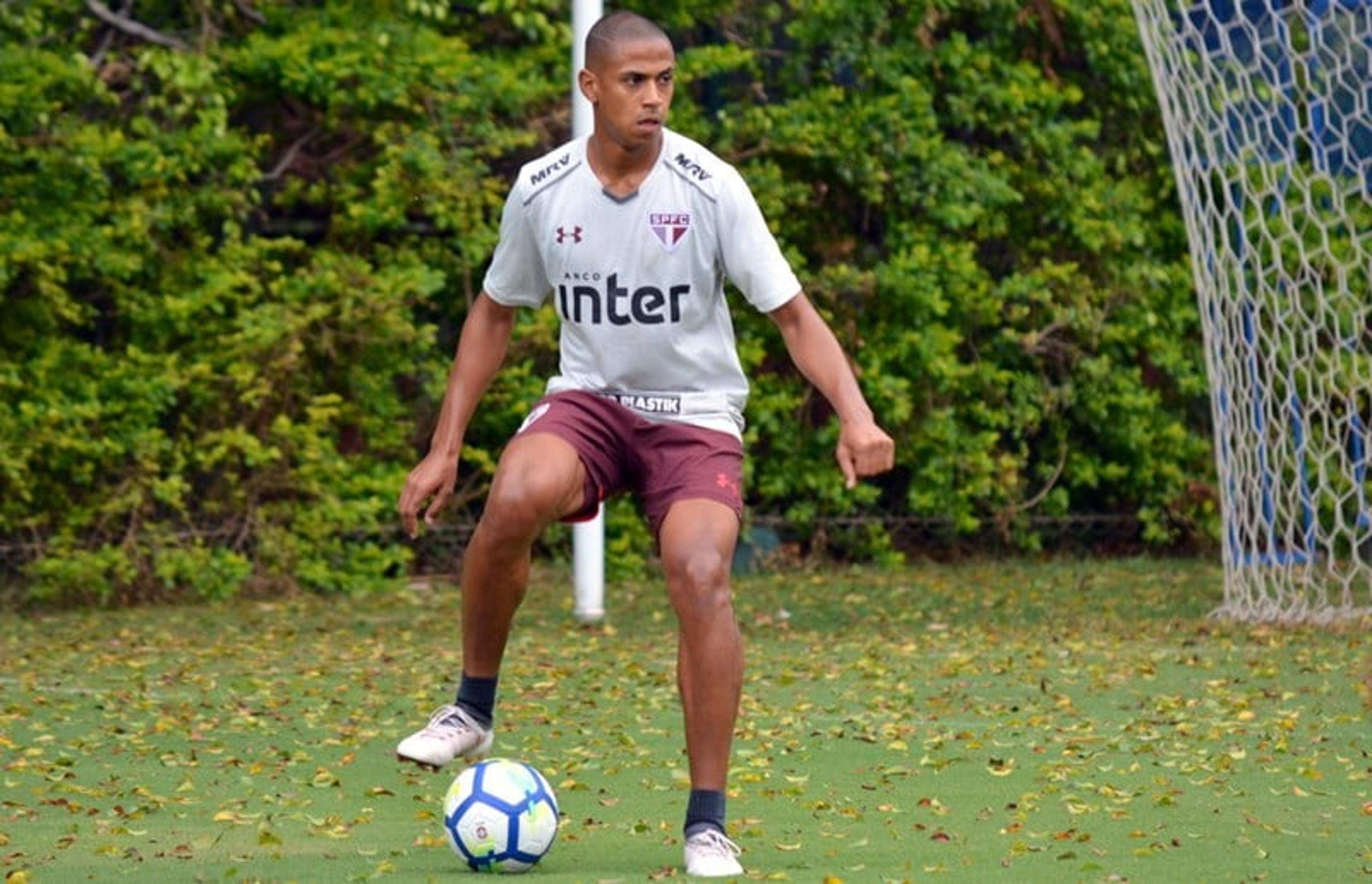 Zaga nova no San-São não preocupa Bruno Alves: ‘Revezamos nos treinos’