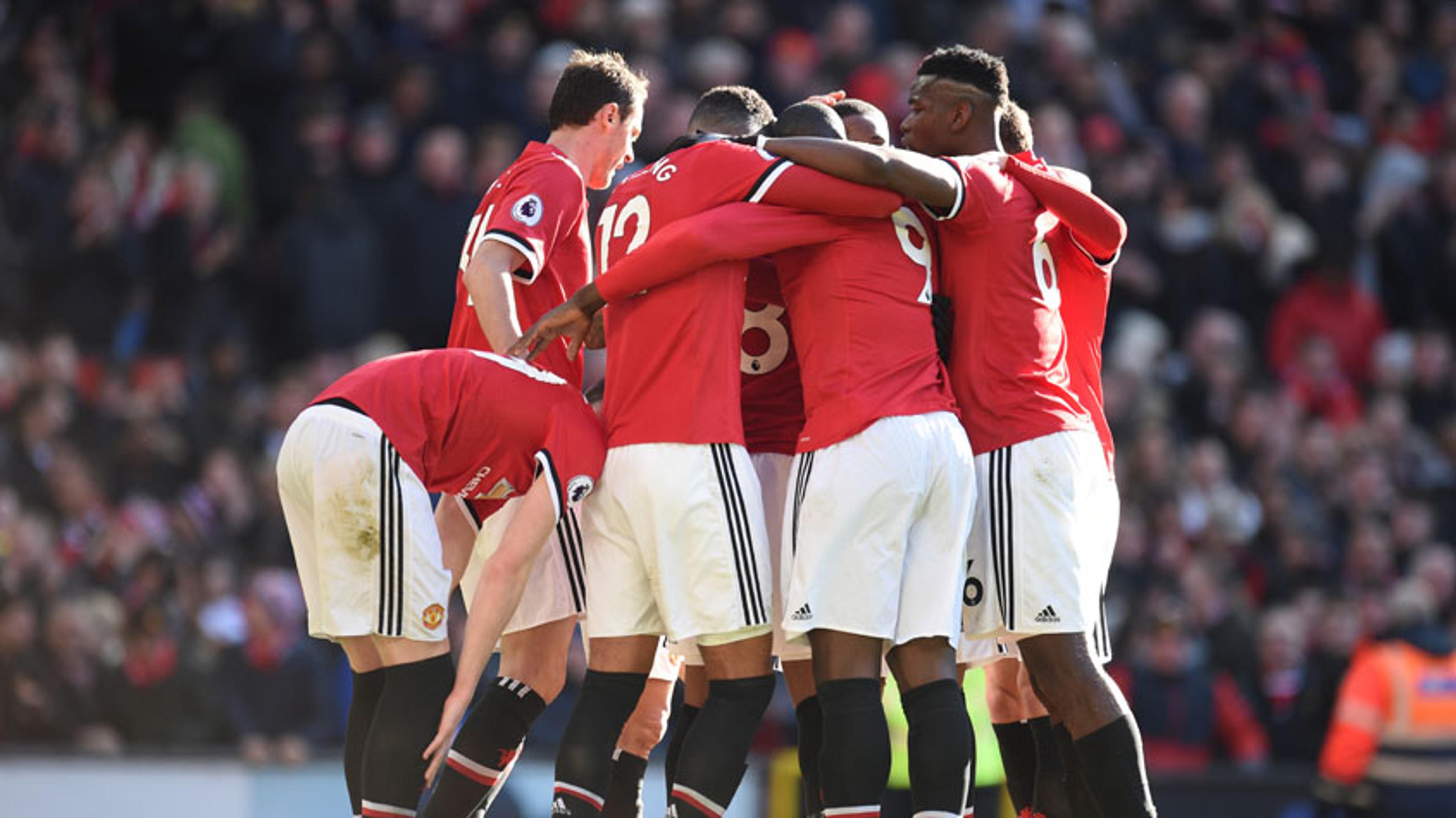 Lukaku põe fim a jejum, e United vence o Chelsea de virada