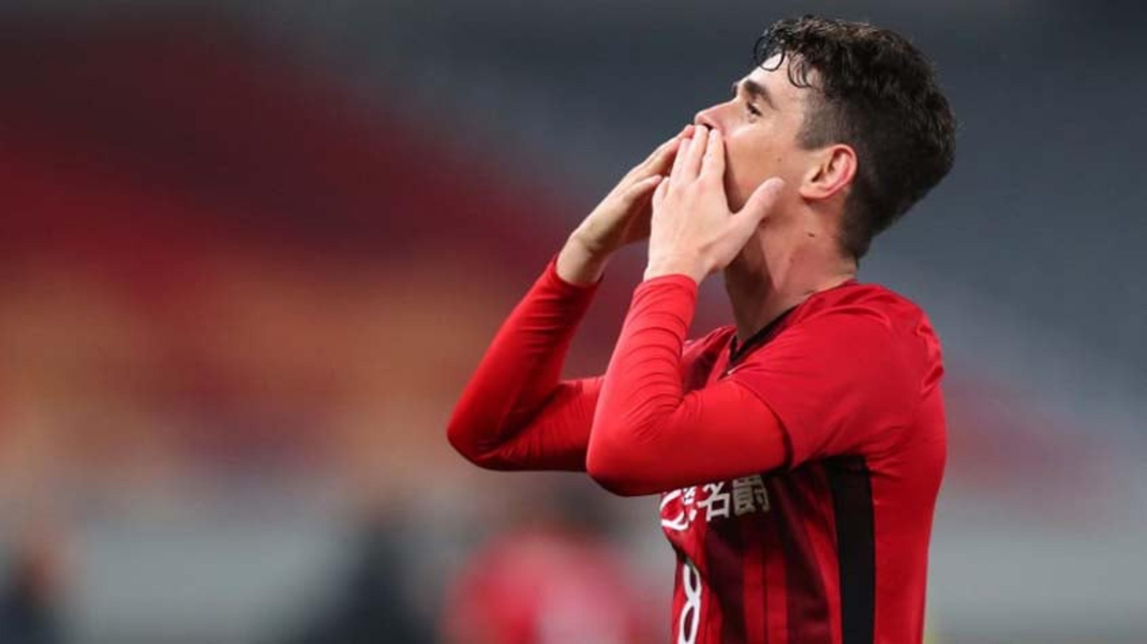 Oscar faz dois e salva Shanghai SIPG de derrota na Champions da Ásia