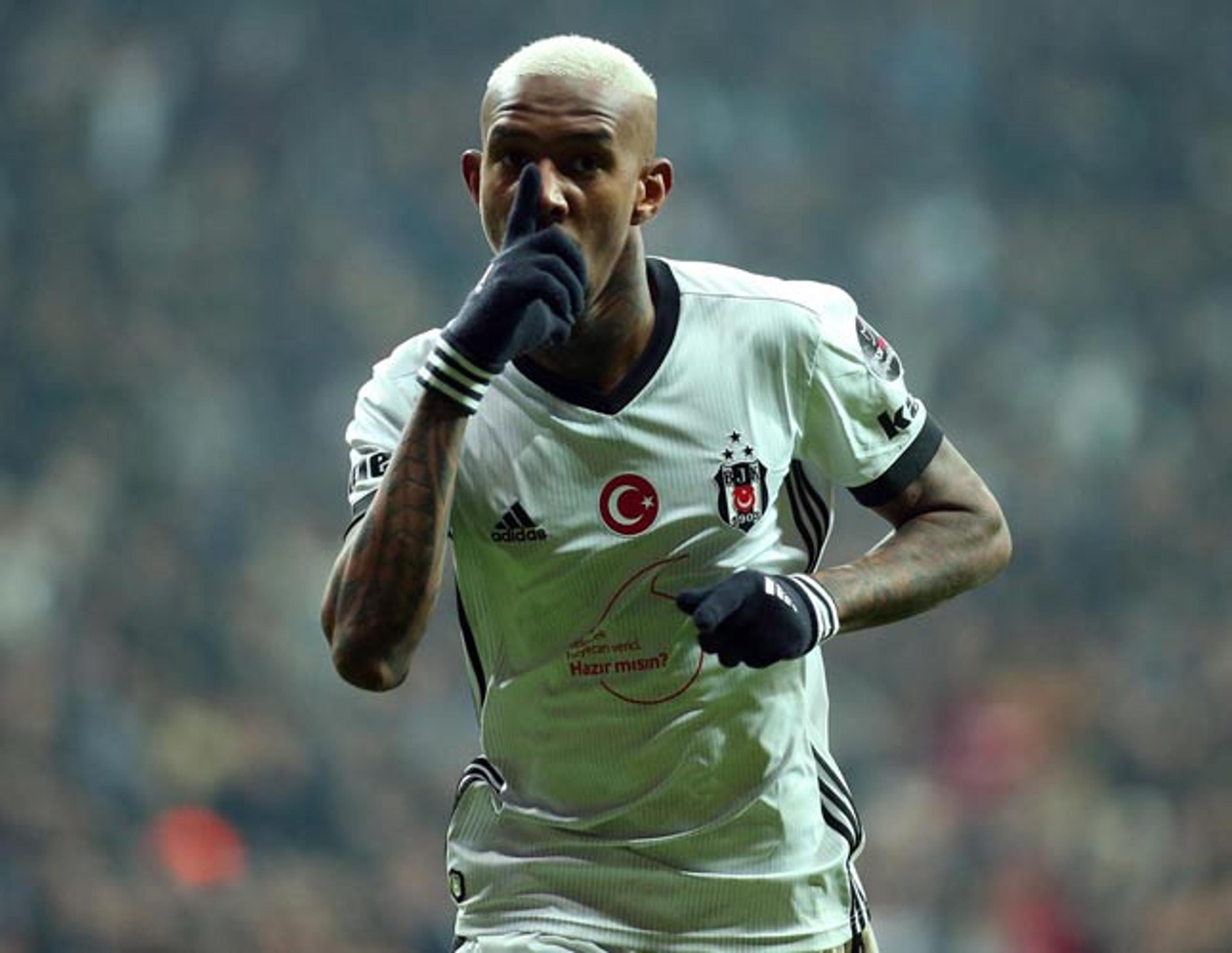 Com gol de Talisca, Besiktas vence e embola Campeonato Turco