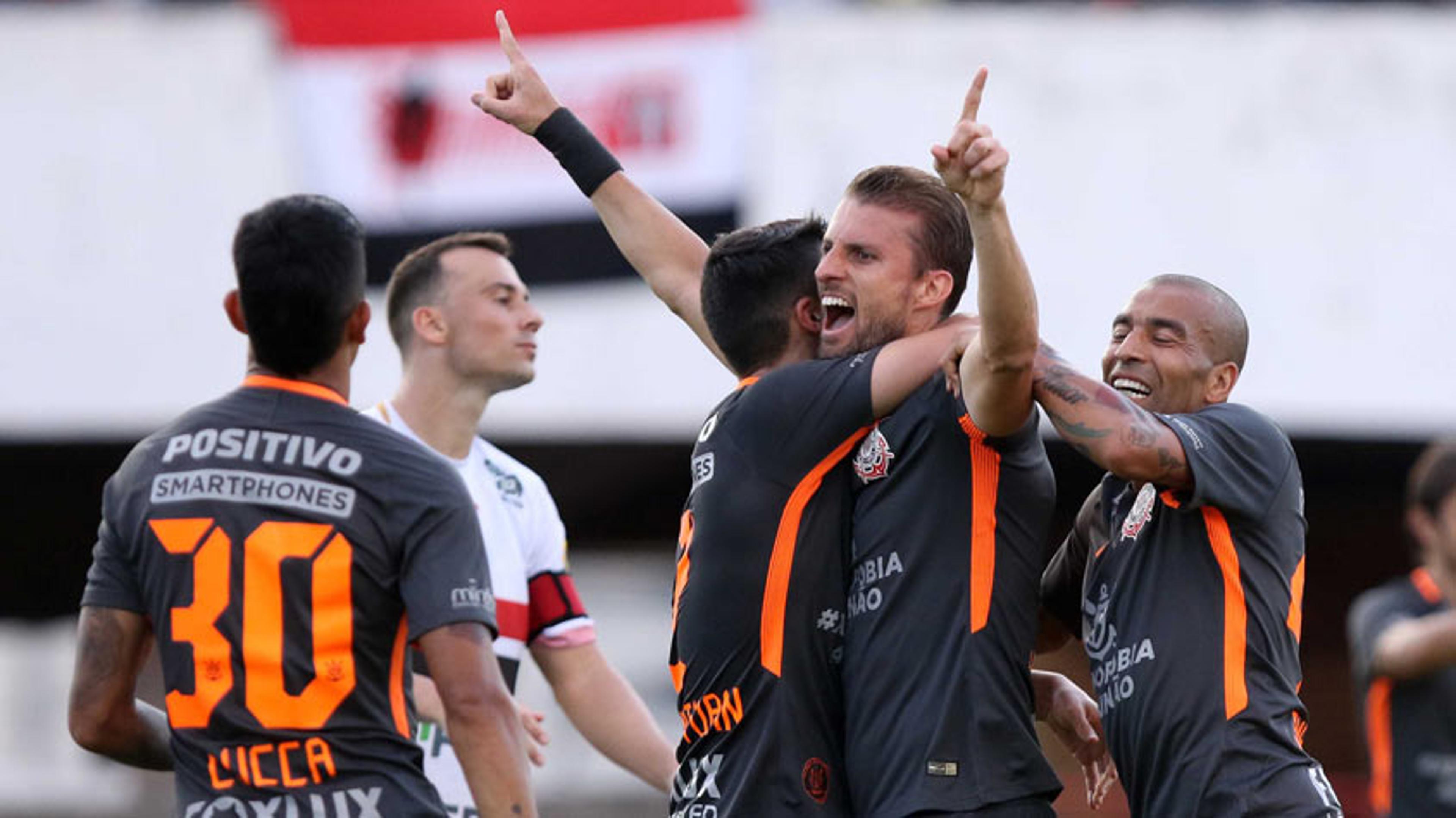 Corinthians vence o Botafogo-SP e pegará o Bragantino nas quartas