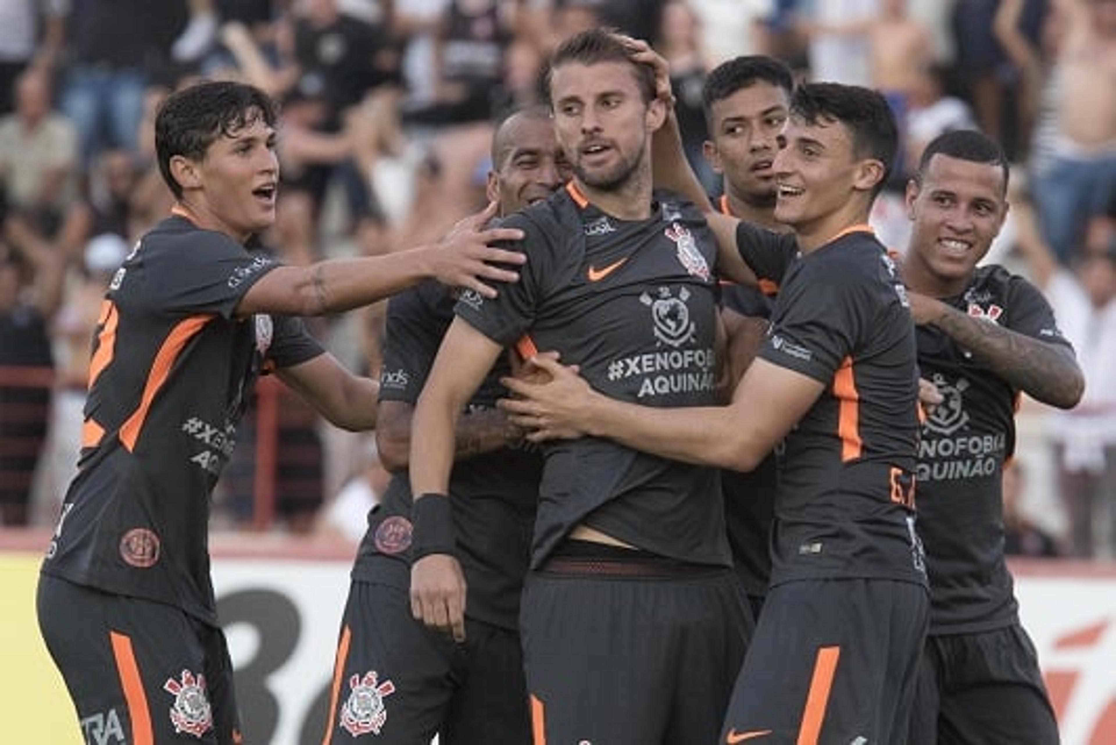 ‘Sabe sofrer’: Corinthians mantém característica e terá sequência difícil