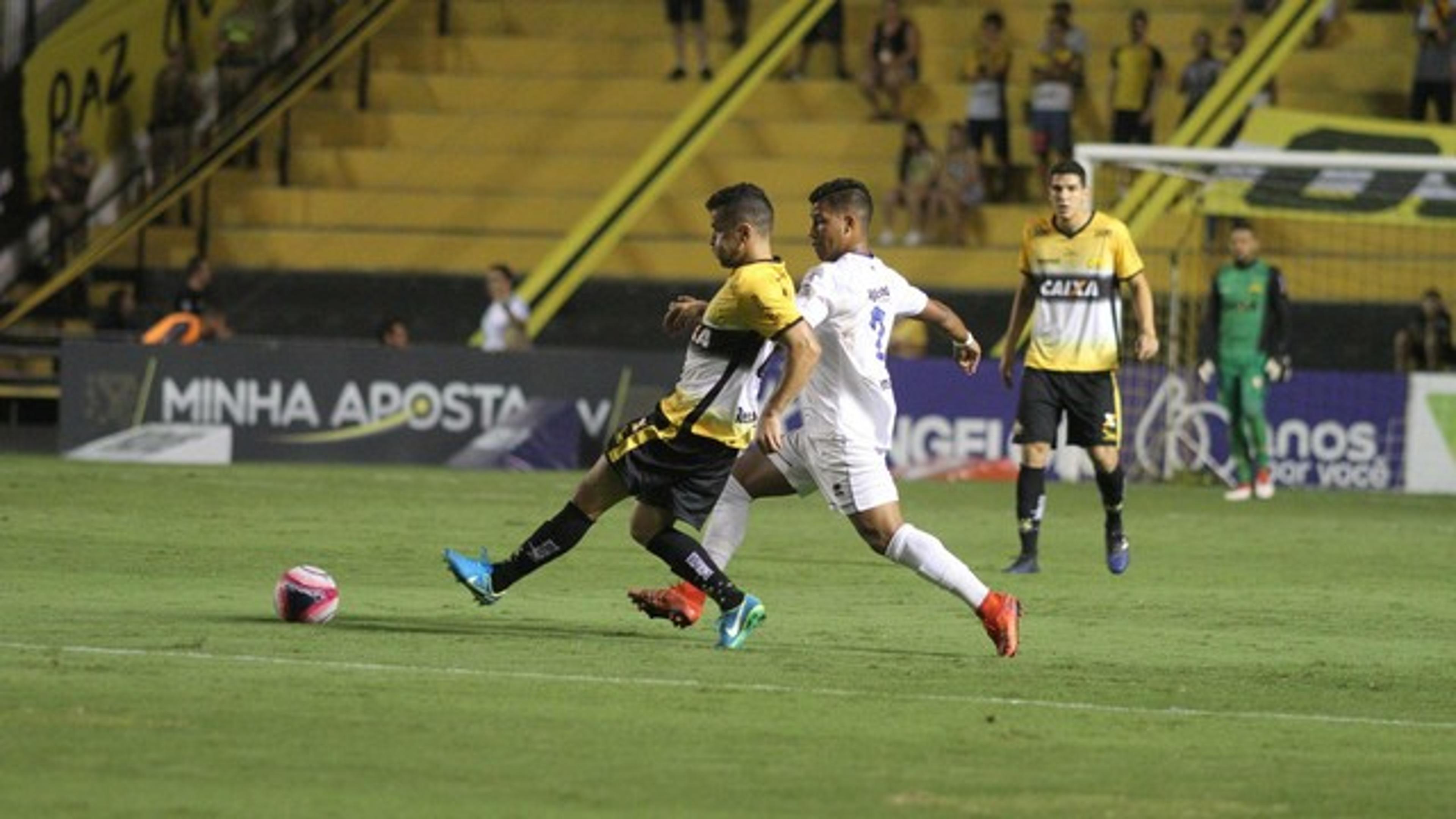 Em jogo de dois pênaltis, Criciúma e Tubarão empatam no Catarinense