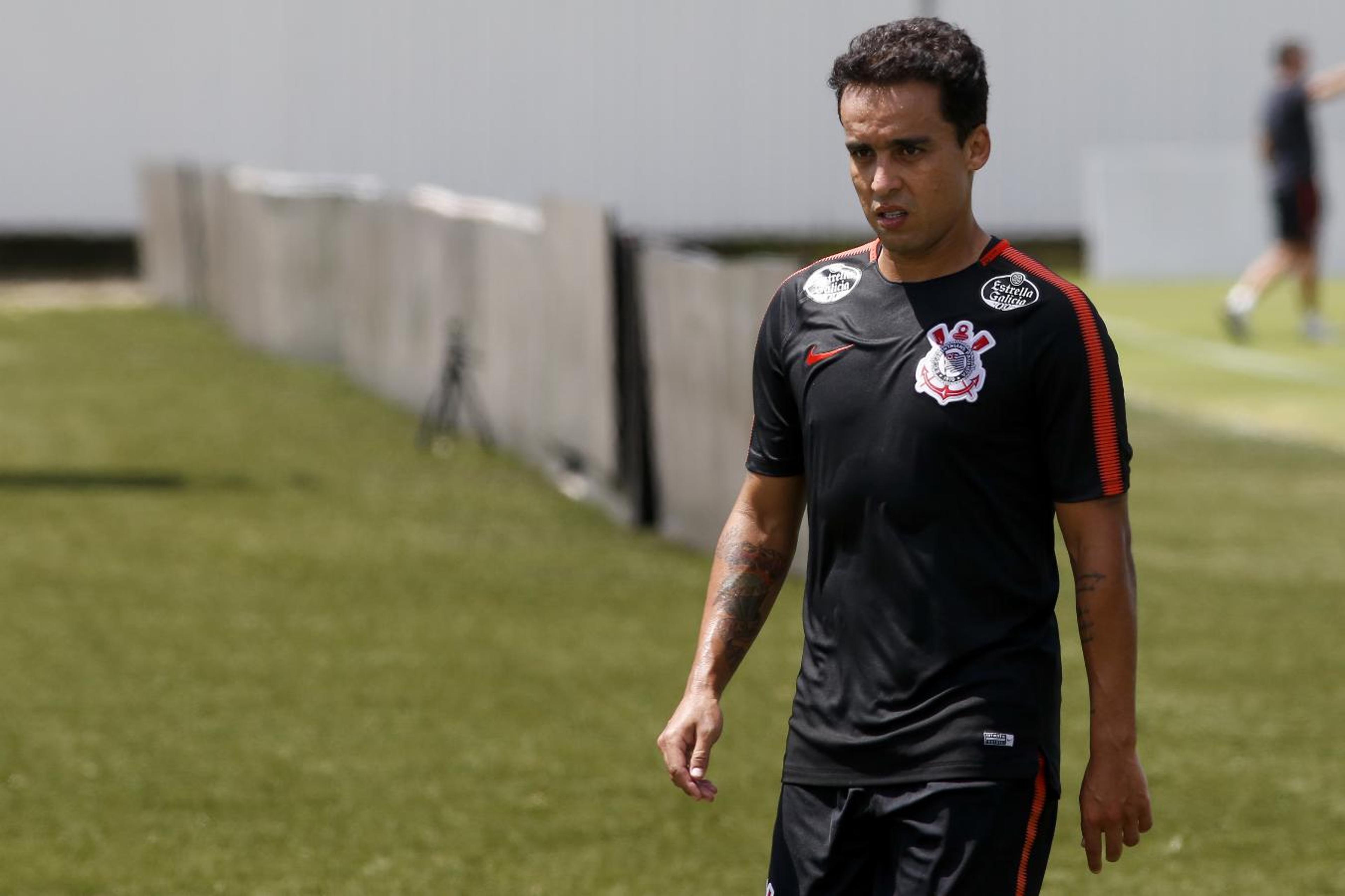 Empresário de Jadson se reúne com o Corinthians e confia em renovação