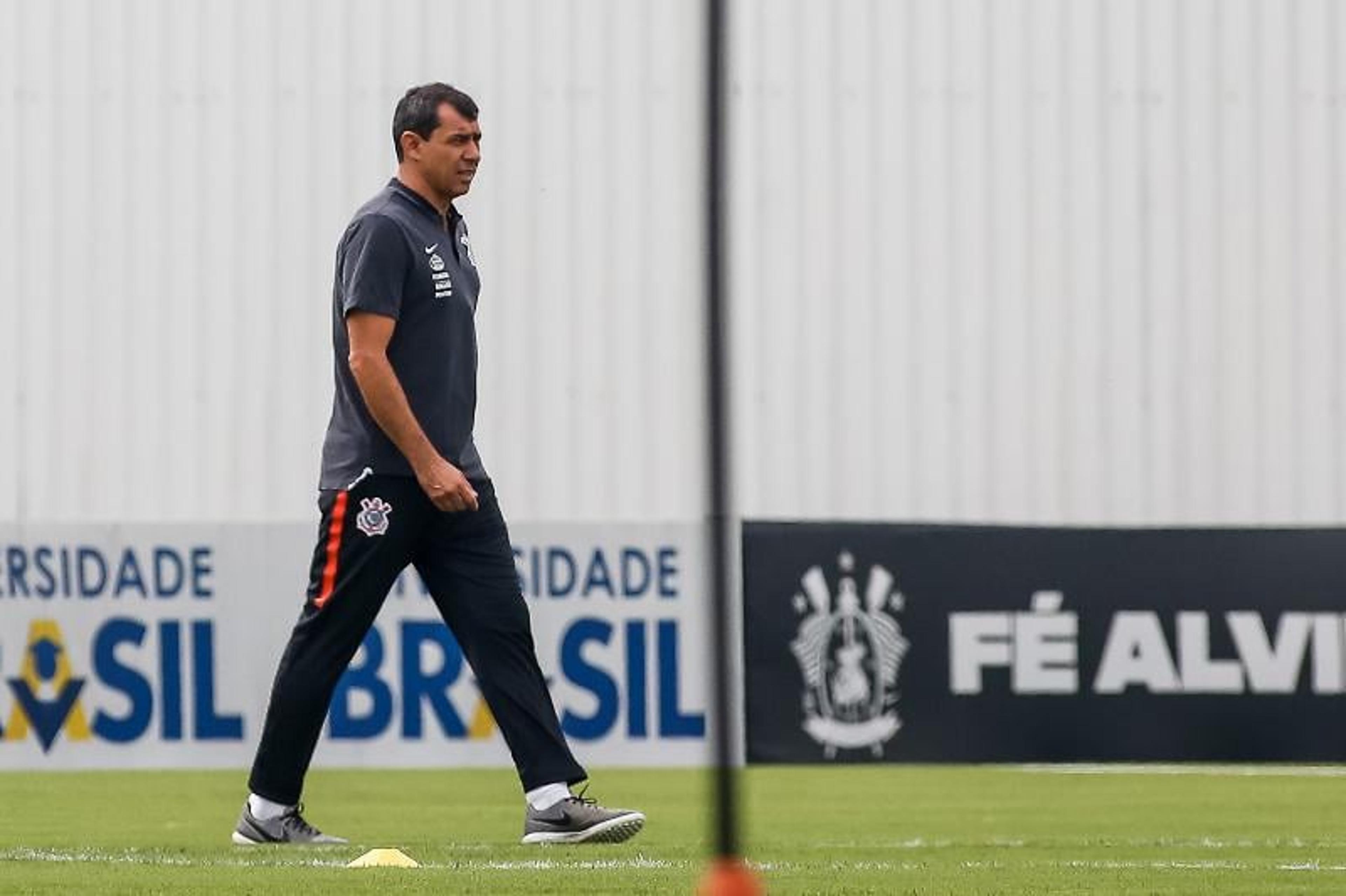 Carille confirma Corinthians e não terá Jadson contra o Flu; veja o time