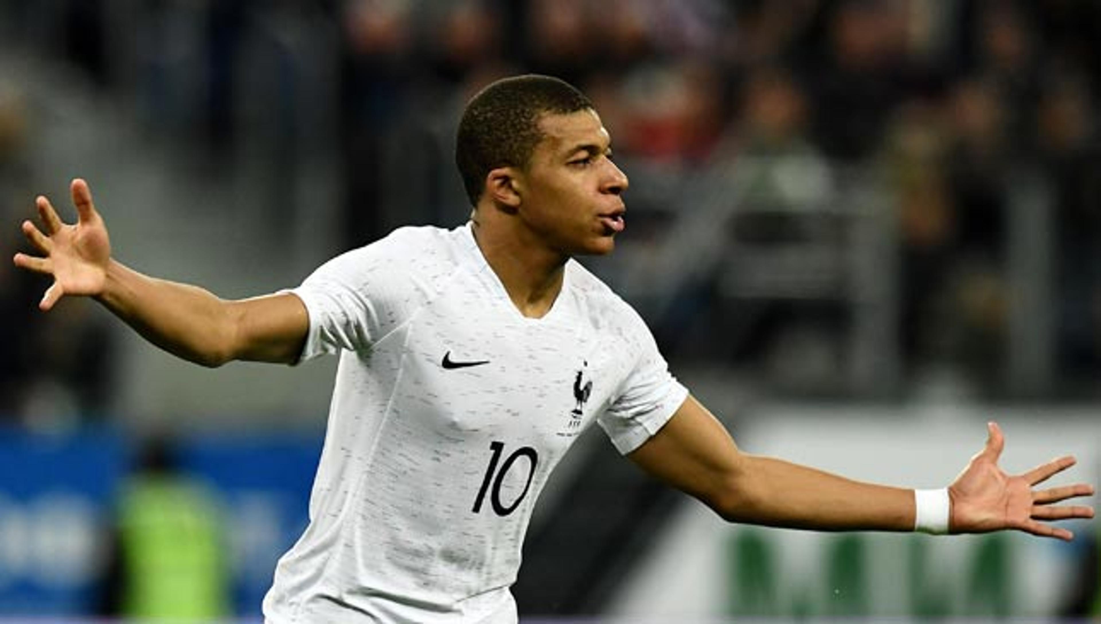 Mbappé brilha e garante vitória da França sobre a Rússia em amistoso