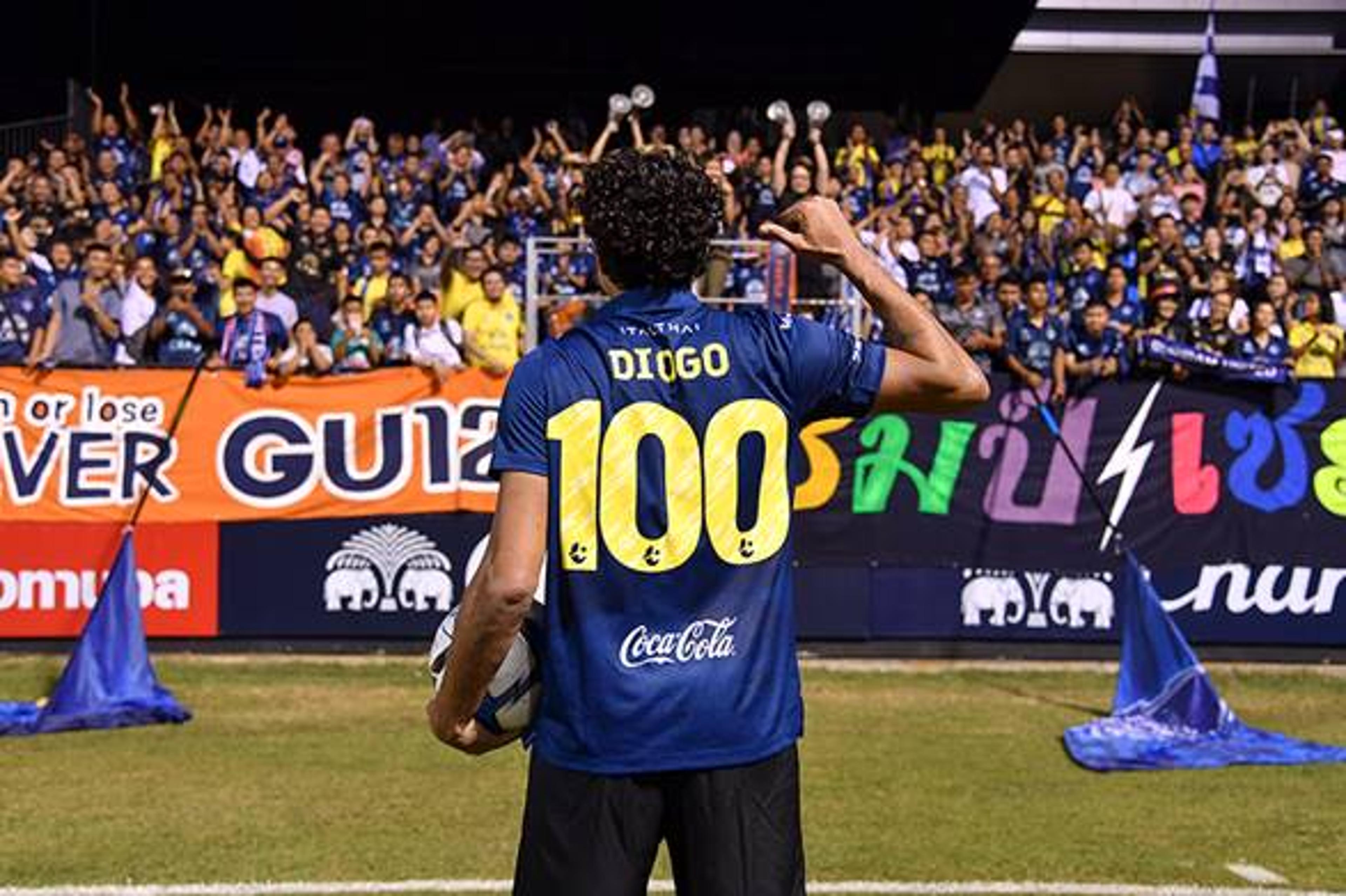 Diogo anota hat-trick e chega à marca centenária na Tailândia