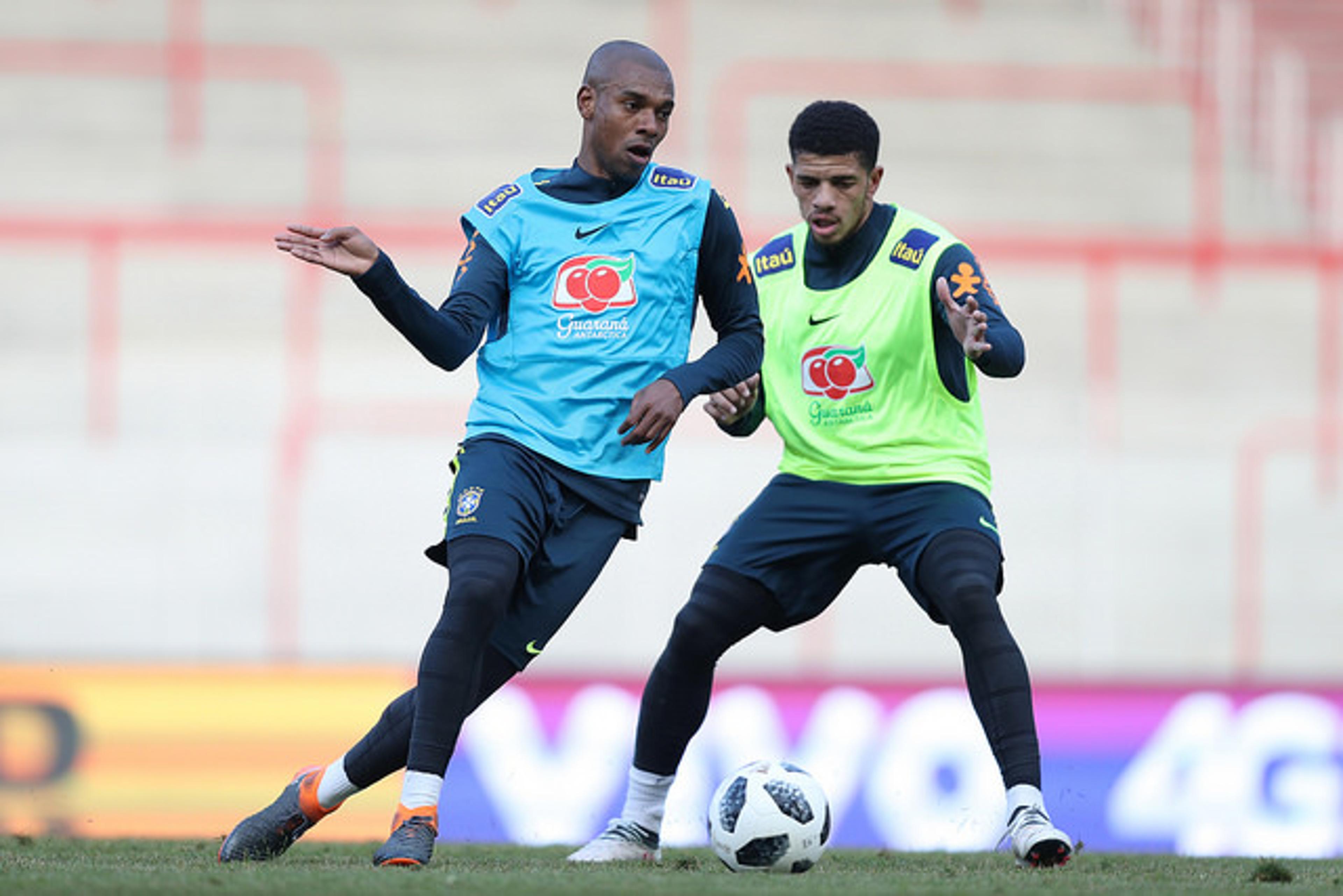 Fernandinho ao L!: ‘Hoje tenho mais pedigree de Seleção do que em 2014’