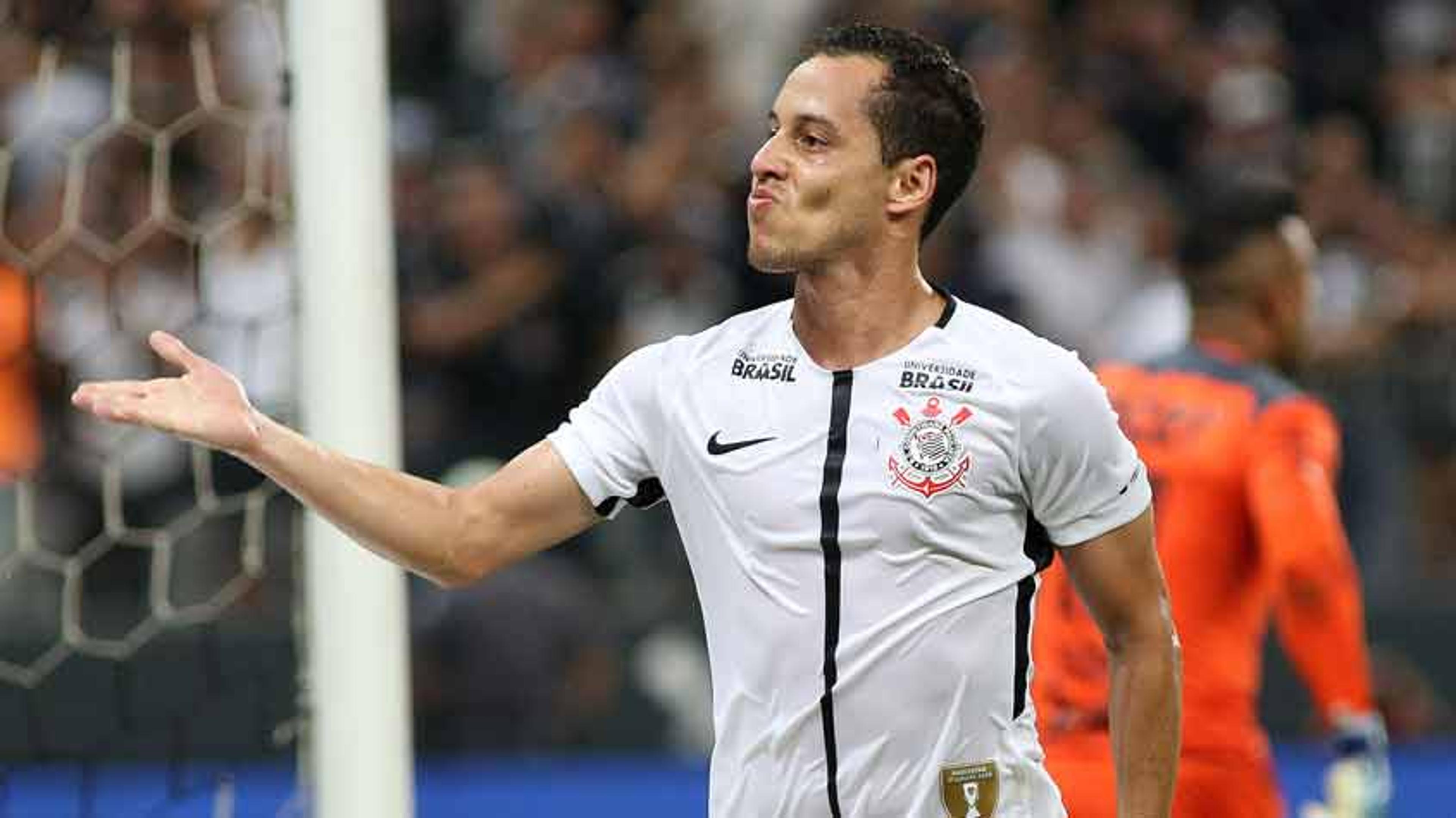 Rodriguinho substitui Carille em entrevista de ironias ao São Paulo