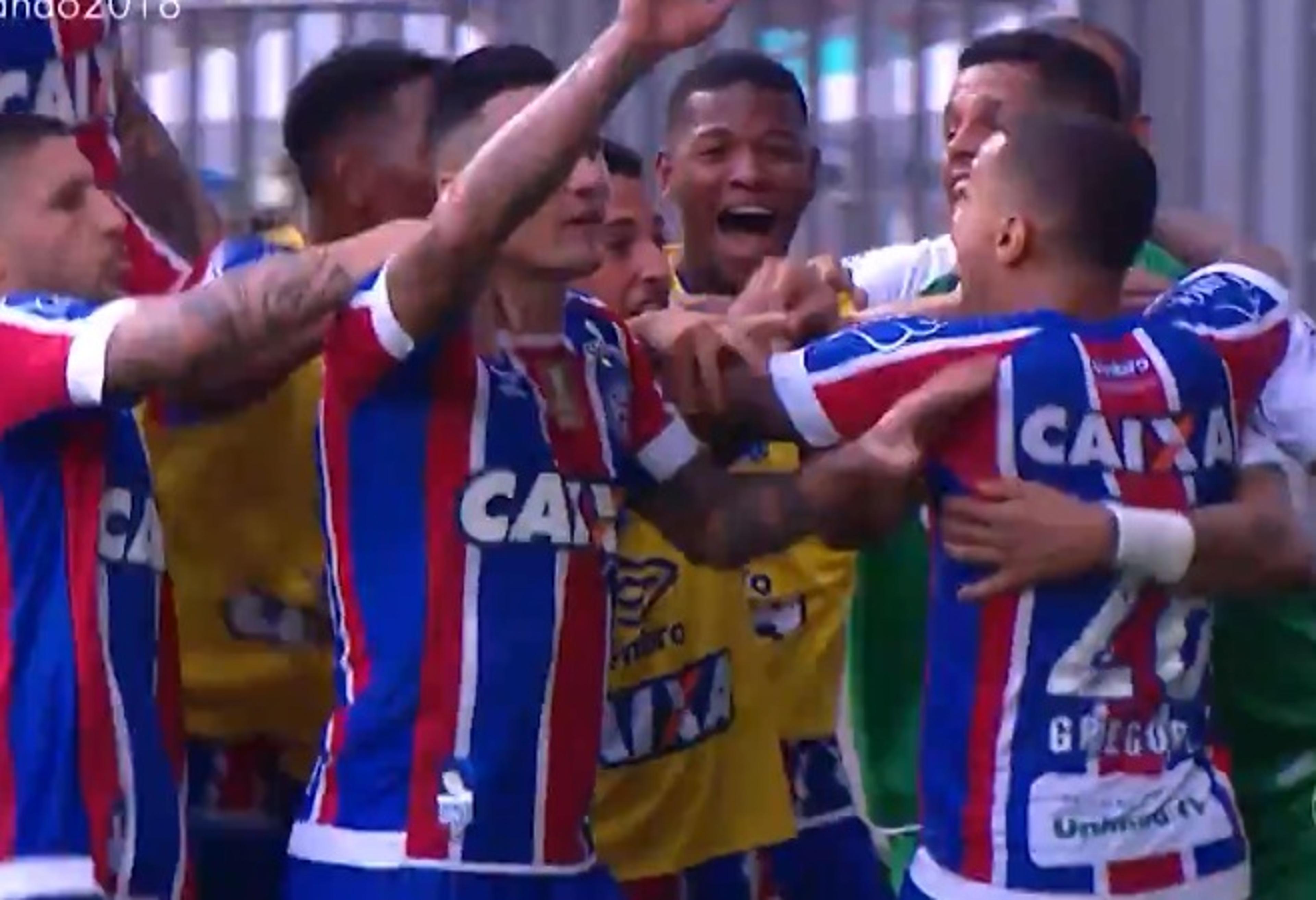 Bahia abre vantagem contra o Vitória na Fonte Nova