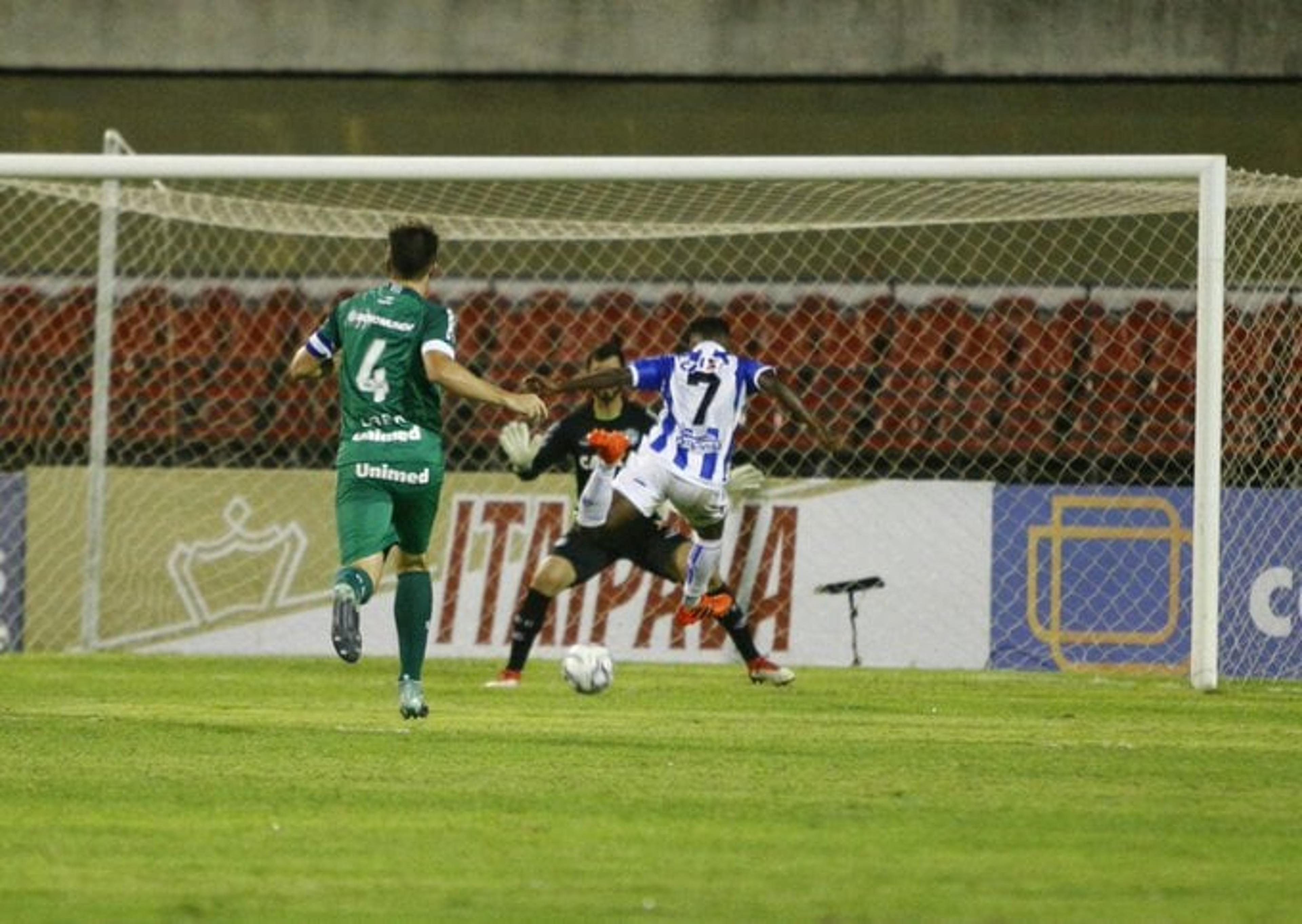 Embalado CSA recebe o Boa Esporte no Rei Pelé