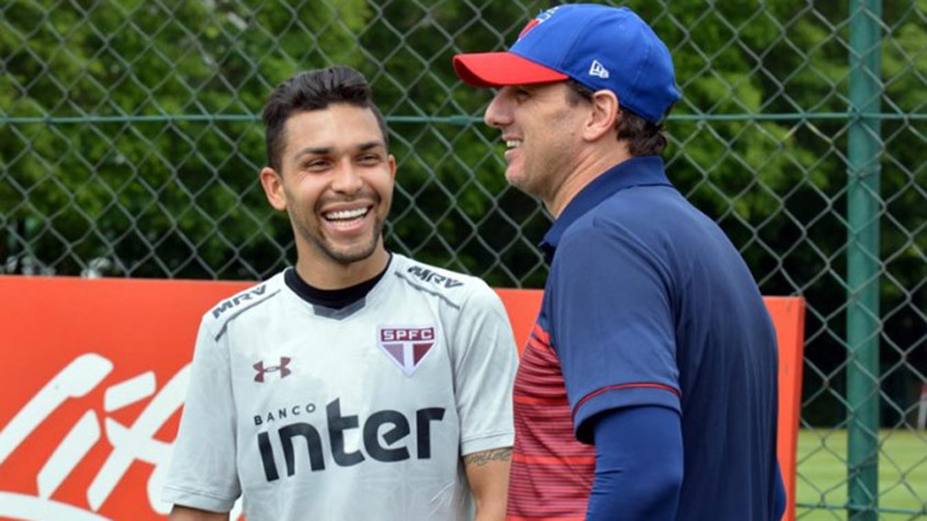 De volta ao CT, Ceni se diz na torcida por sucesso do São Paulo em 2018