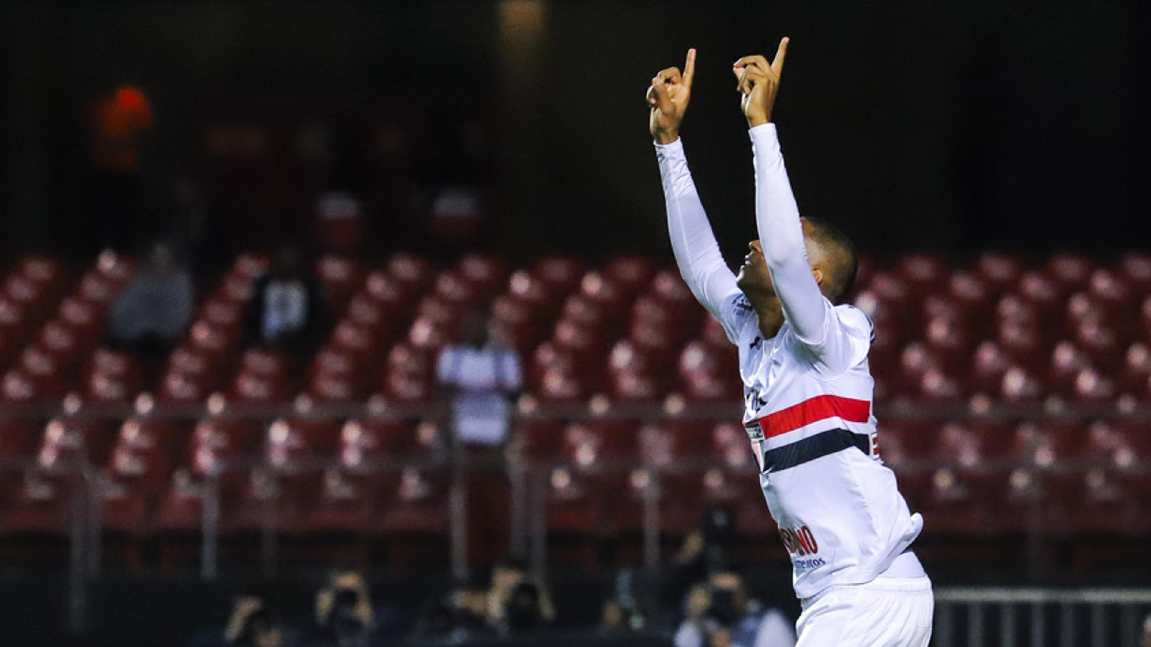 Bruno Alves repete Luis Fabiano, Careca e Pedro Rocha no São Paulo