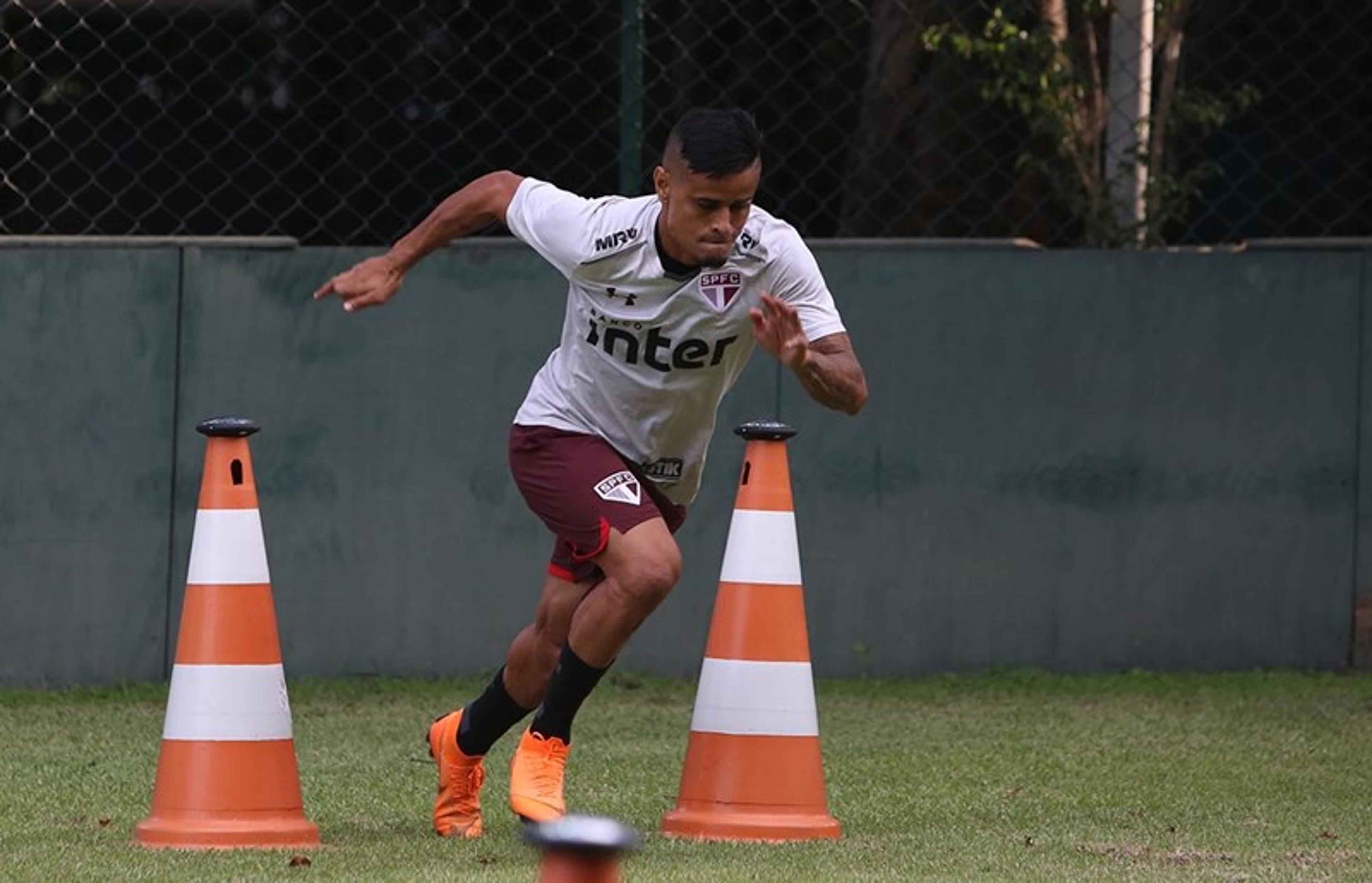 Aguirre diz que relacionará Everton para estrear domingo no São Paulo