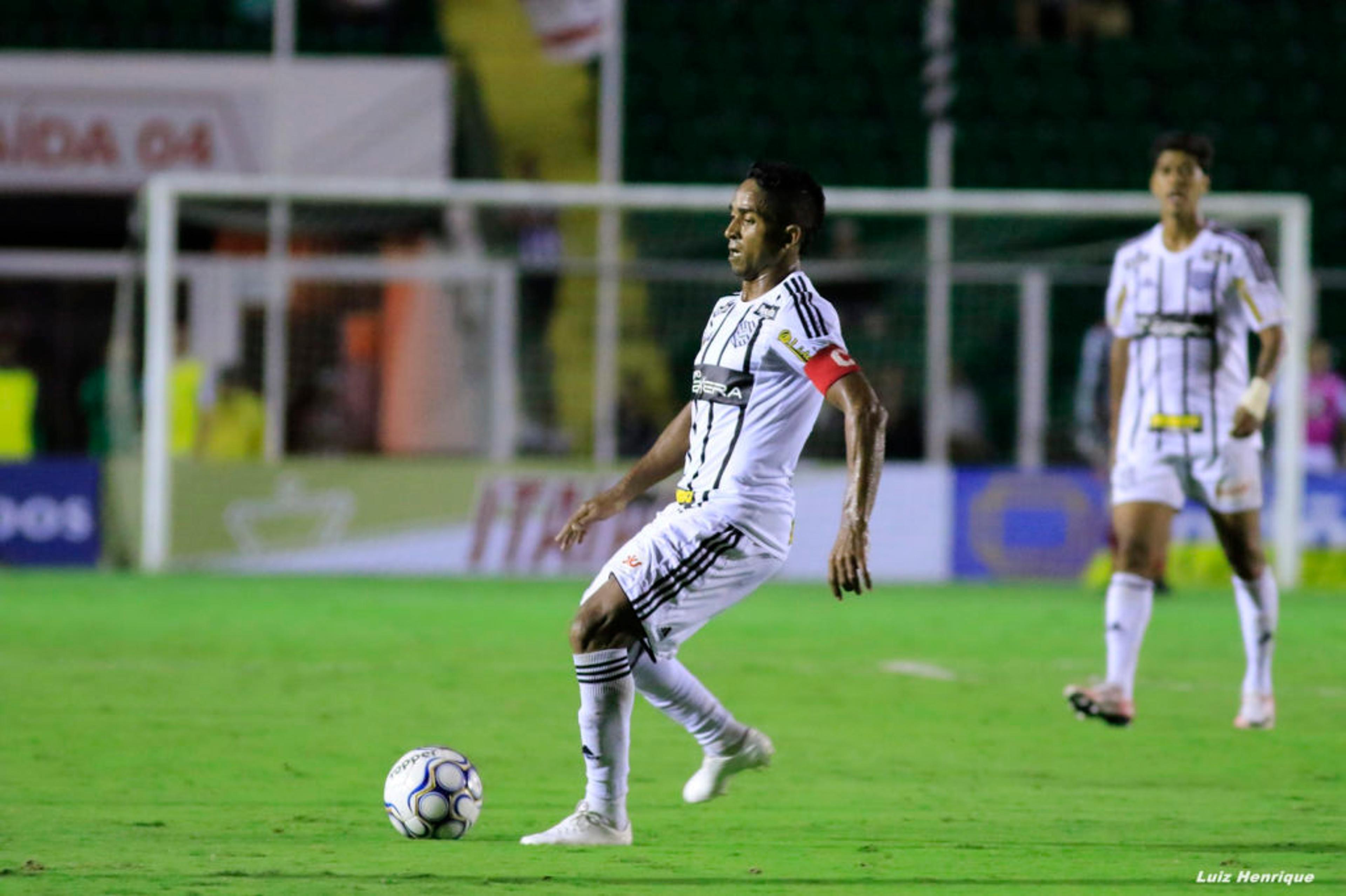 Figueira vence Goiás fora de casa e assume a liderança da Série B