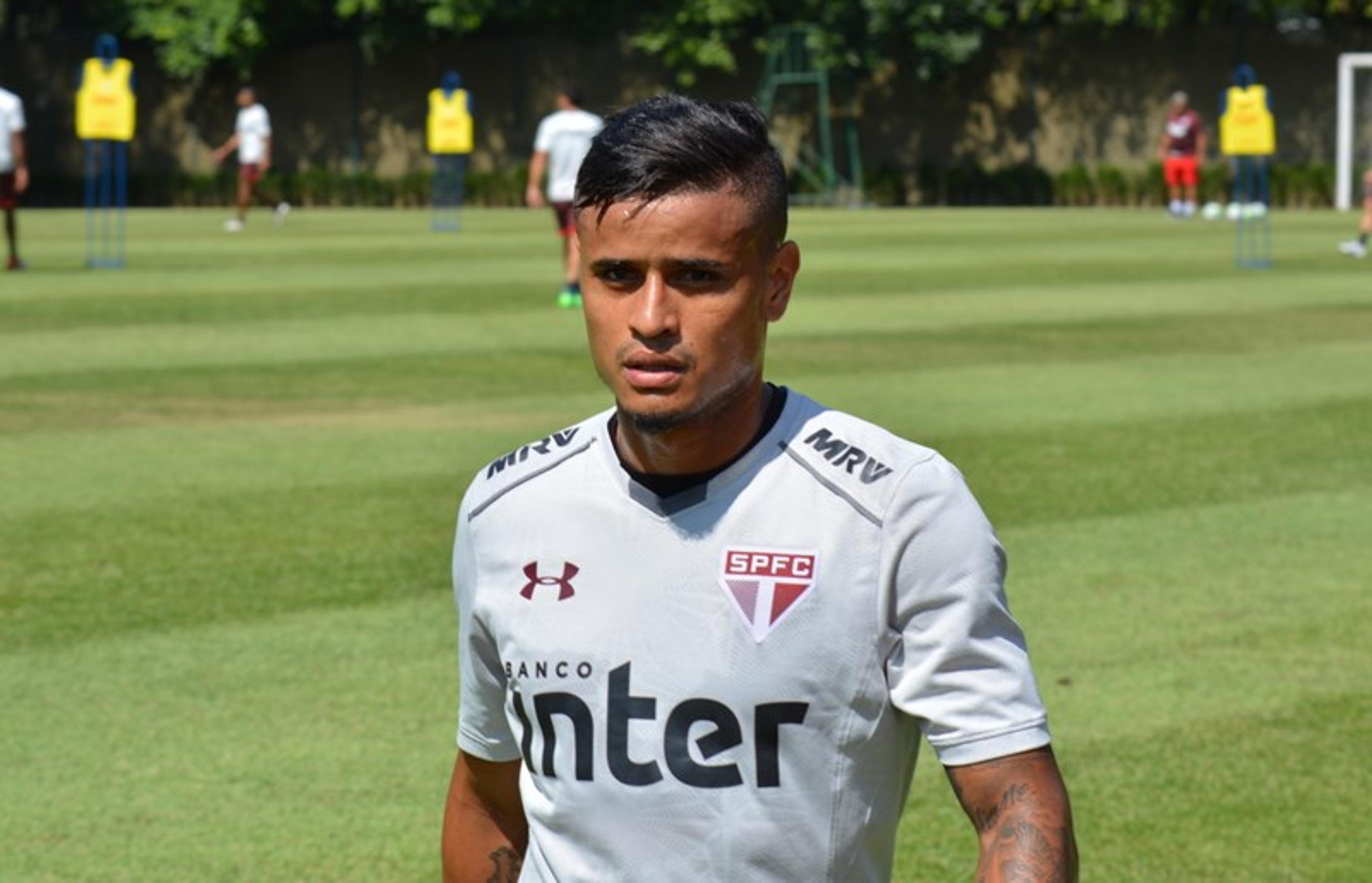 Everton passa a usar camisa 22 que era de Júnior Tavares no São Paulo