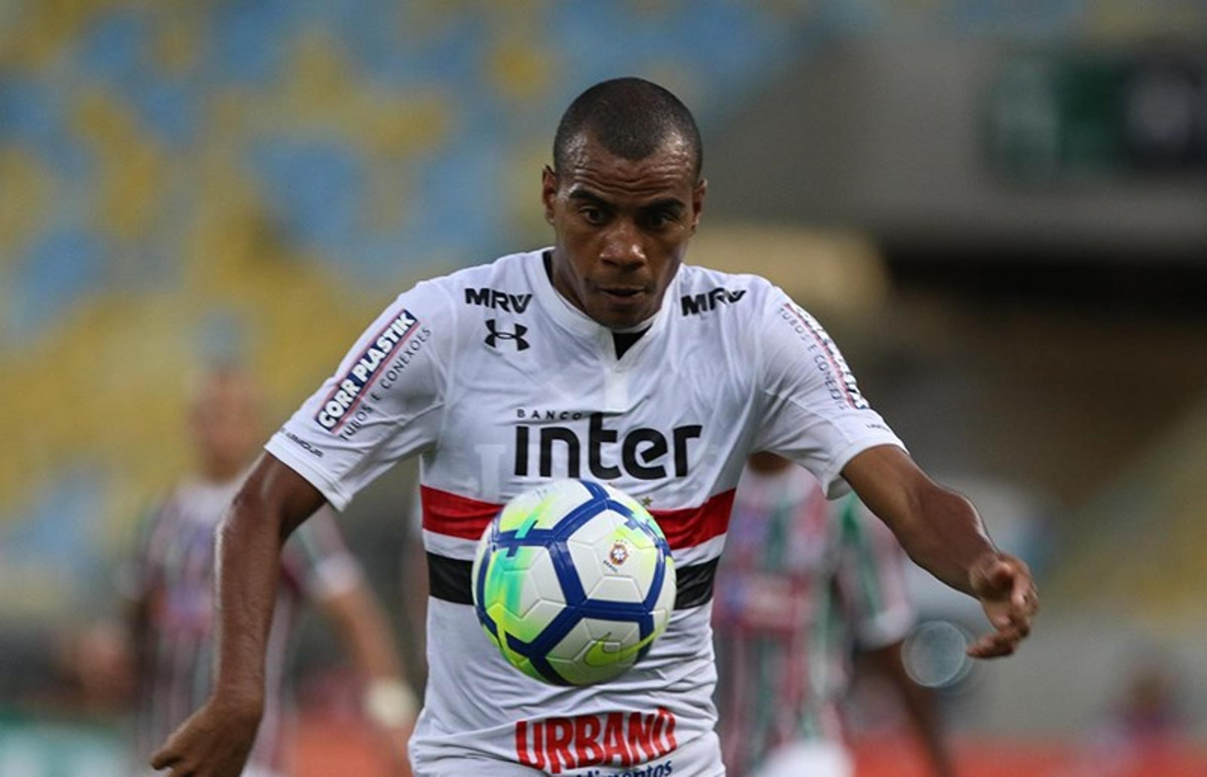 Régis enfrenta problema pessoal e São Paulo suspende seu contrato