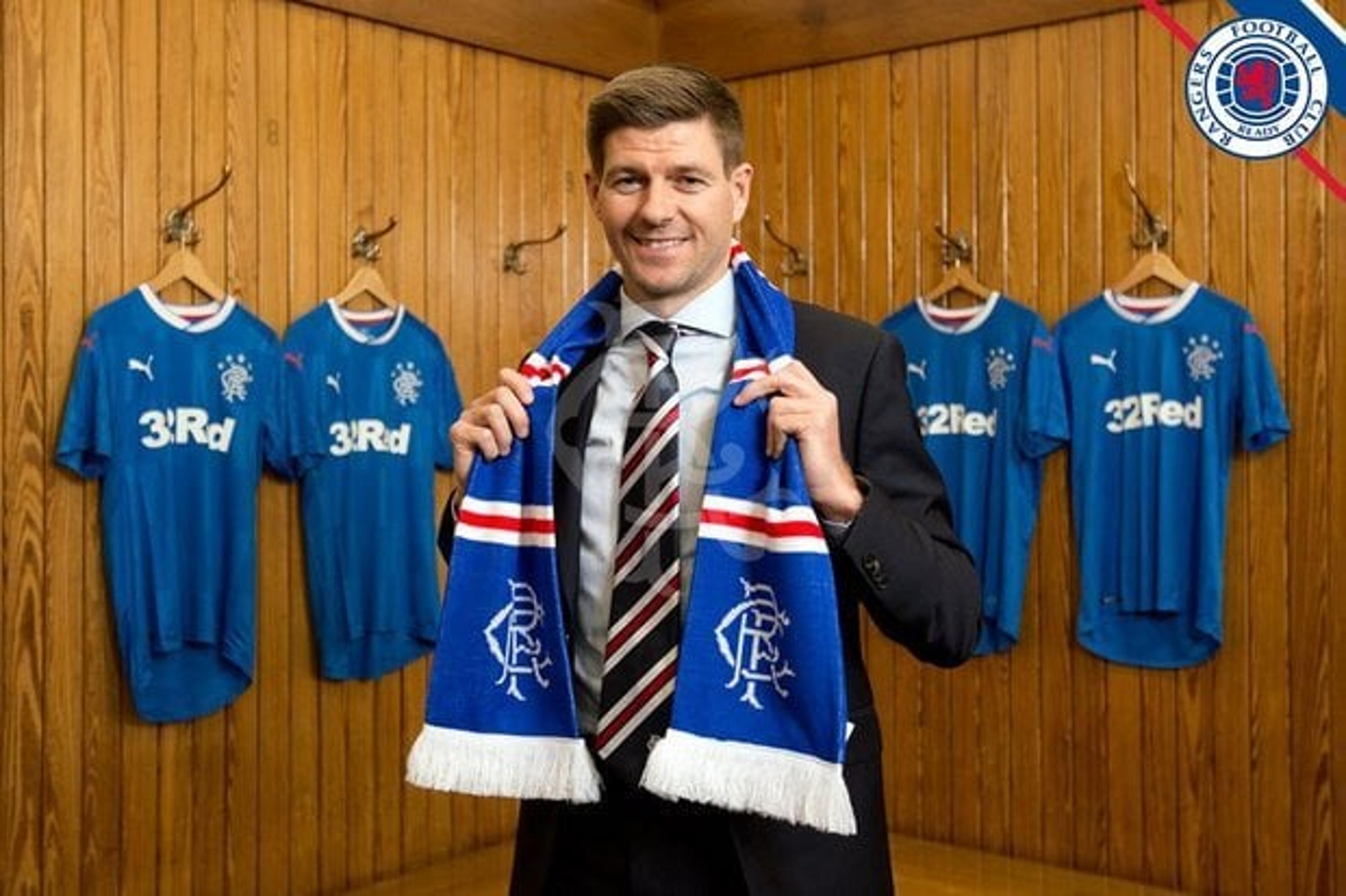 Ídolo do Liverpool, Steven Gerrard é anunciado como técnico do Rangers