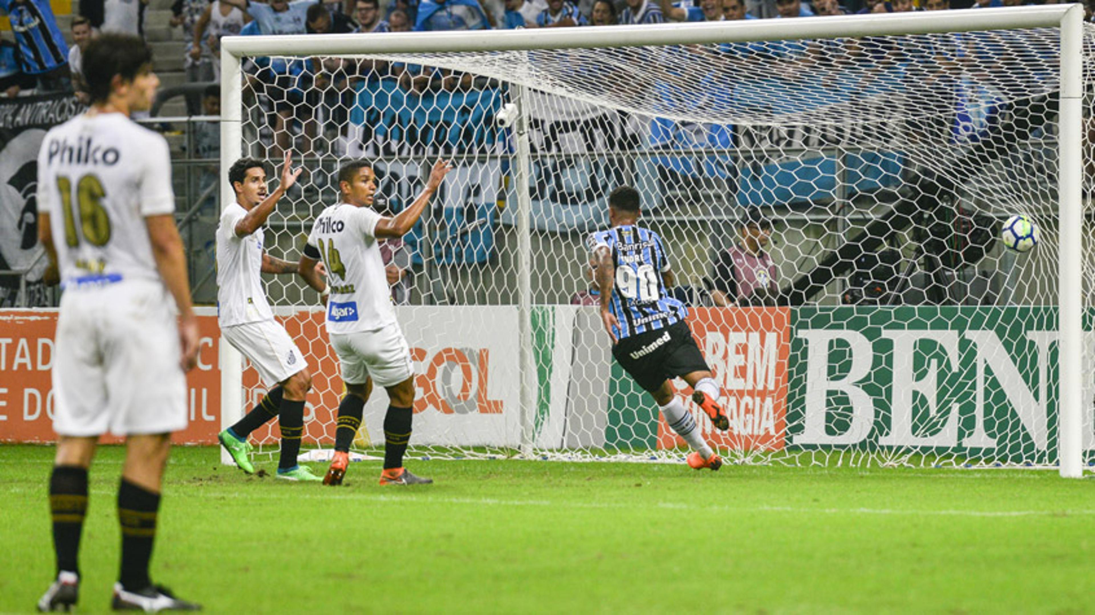 Santos não levava 5 gols desde show de Neymar e Ronaldinho na Vila