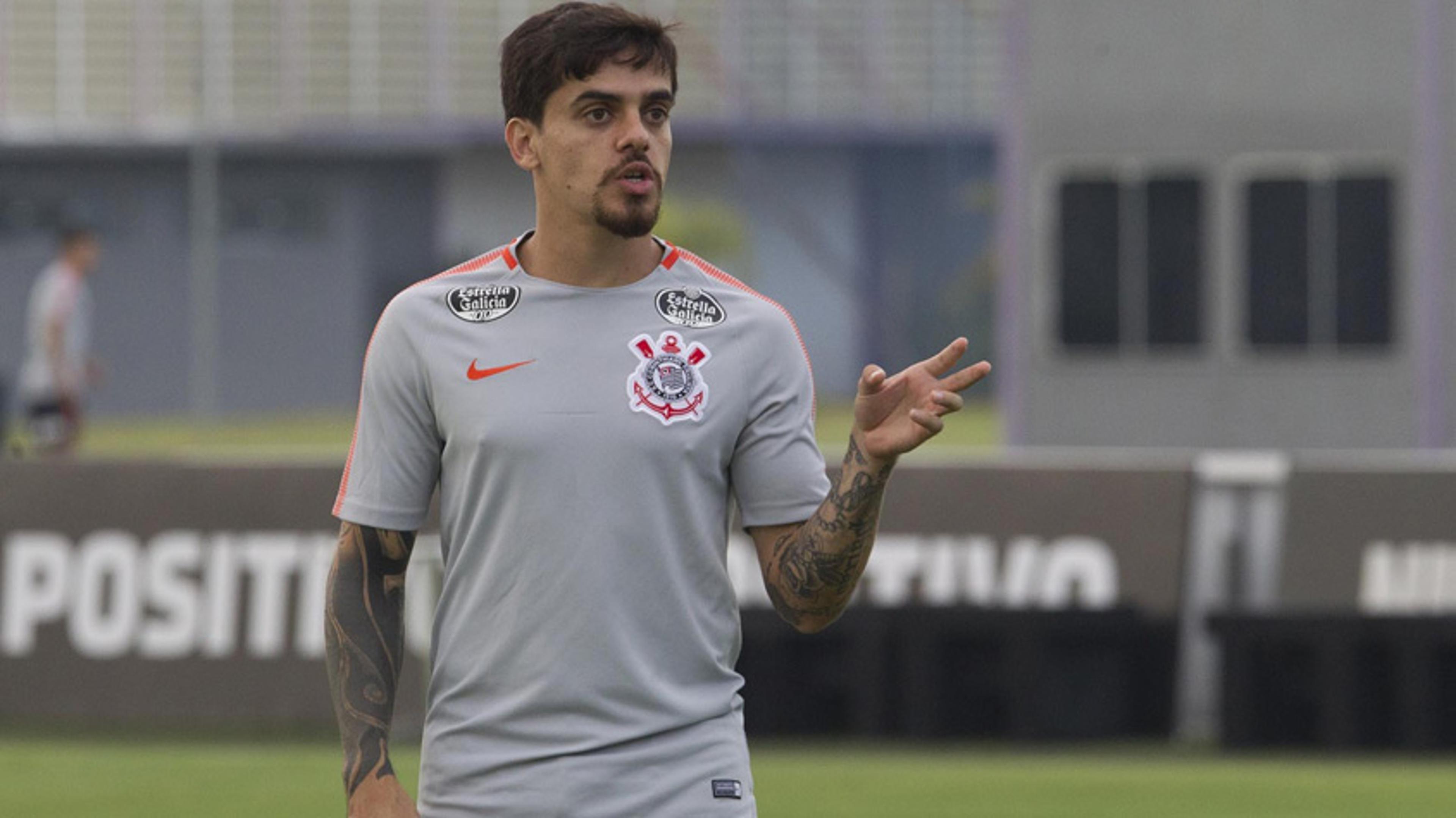 Fagner e Pedro Henrique devem voltar ao Corinthians contra o Fla