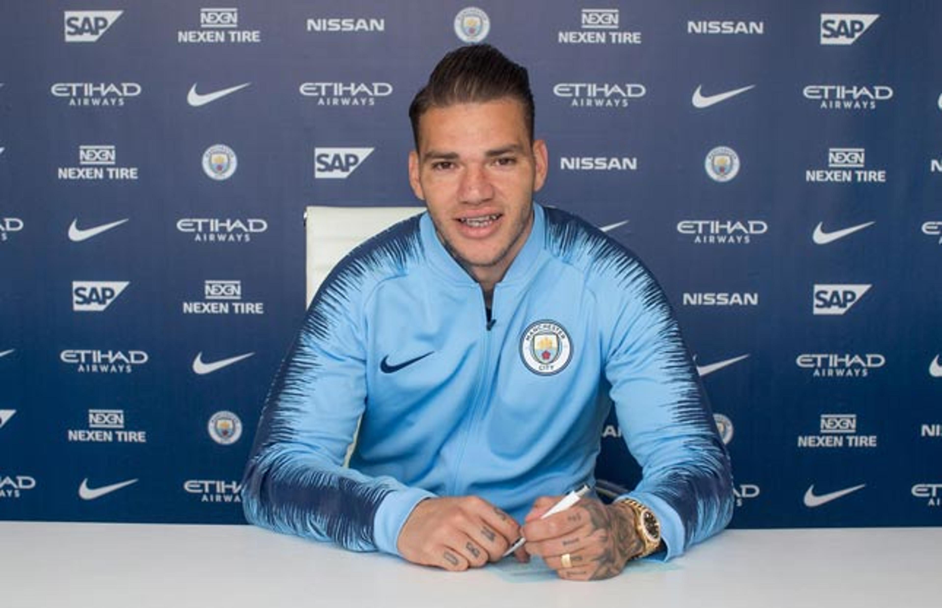 Ederson renova contrato com o Manchester City até 2025