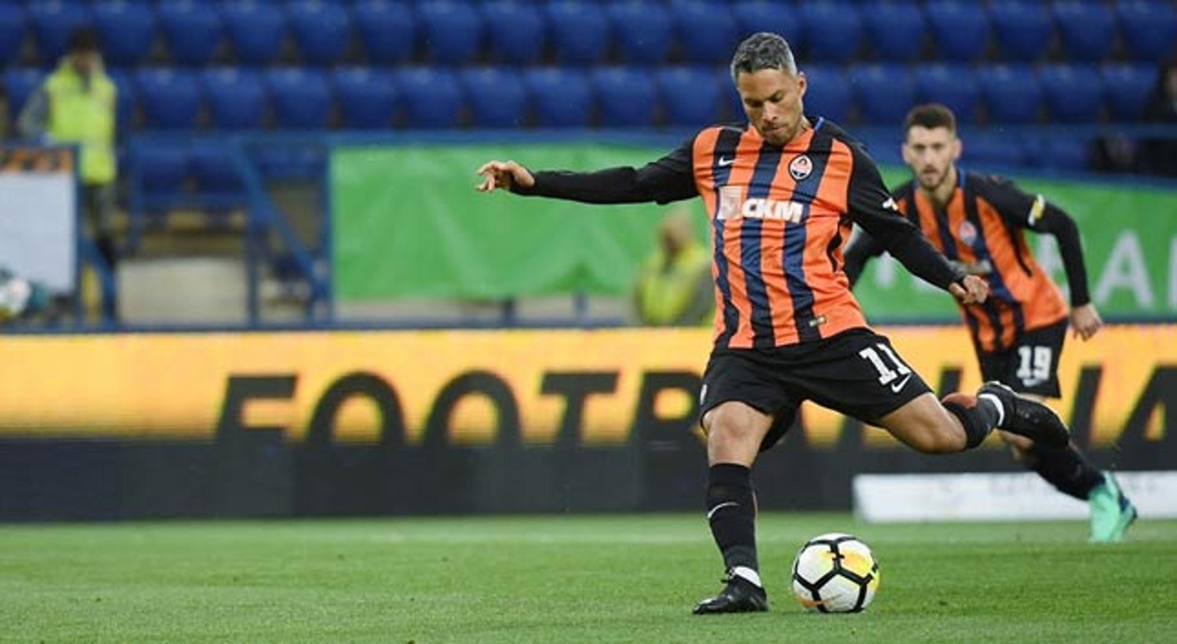 Com gol, Marlos comemora oitavo título pelo Shakhtar Donetsk