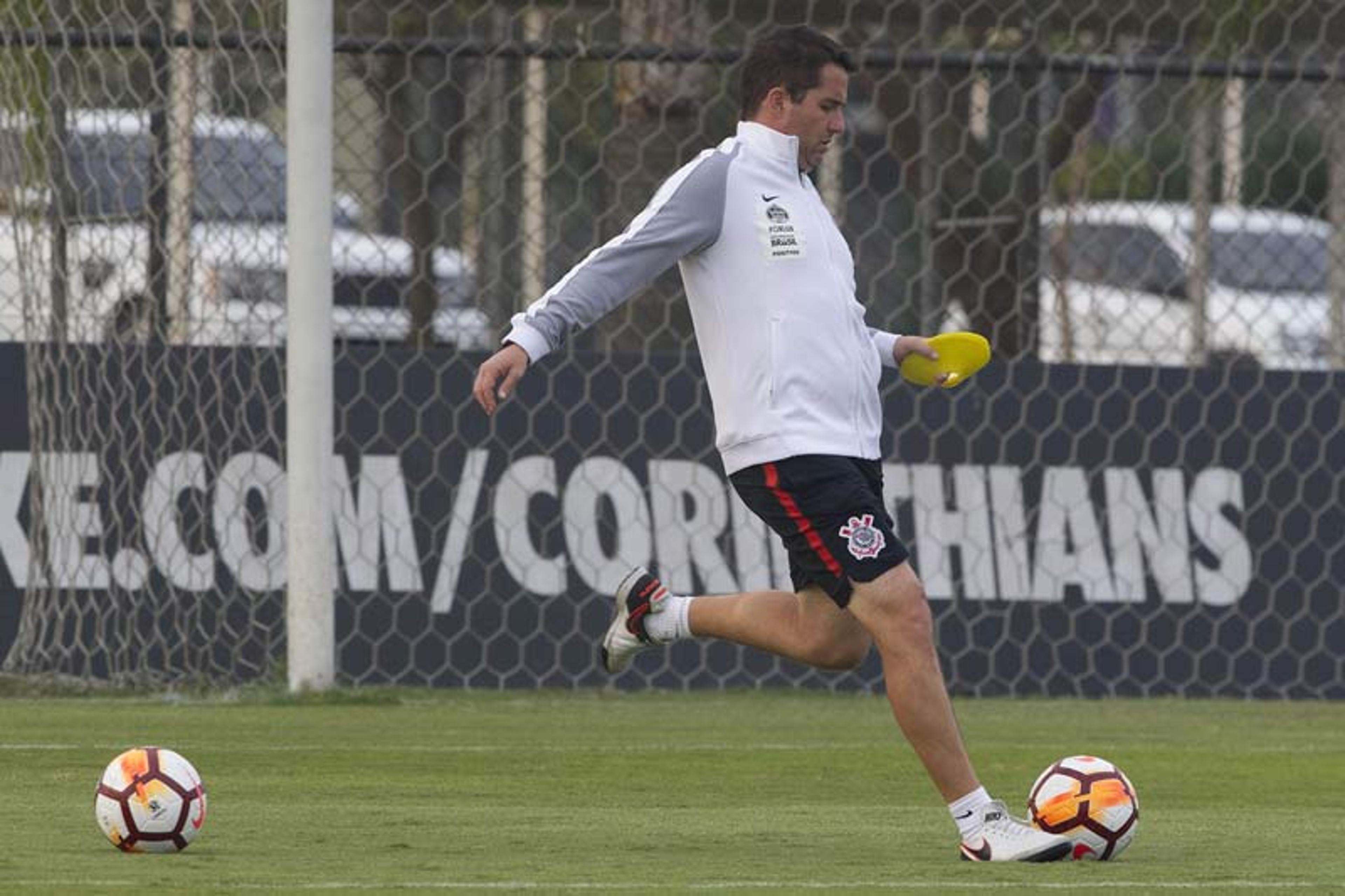 ‘Mais Mano que Tite’, Loss inicia trajetória no comando do Corinthians