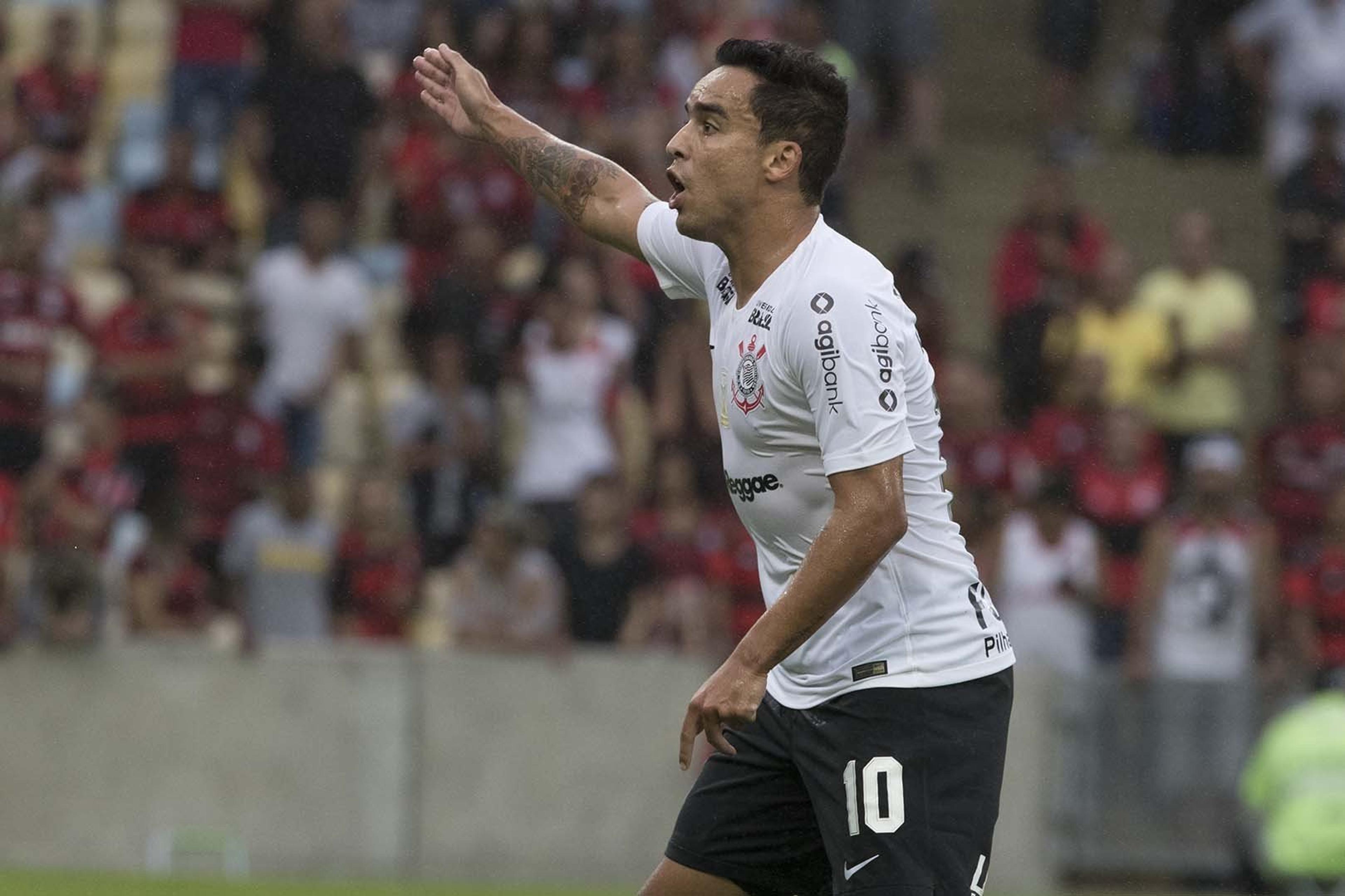 Atuação de Jadson tem de servir de exemplo para Corinthians na quarta